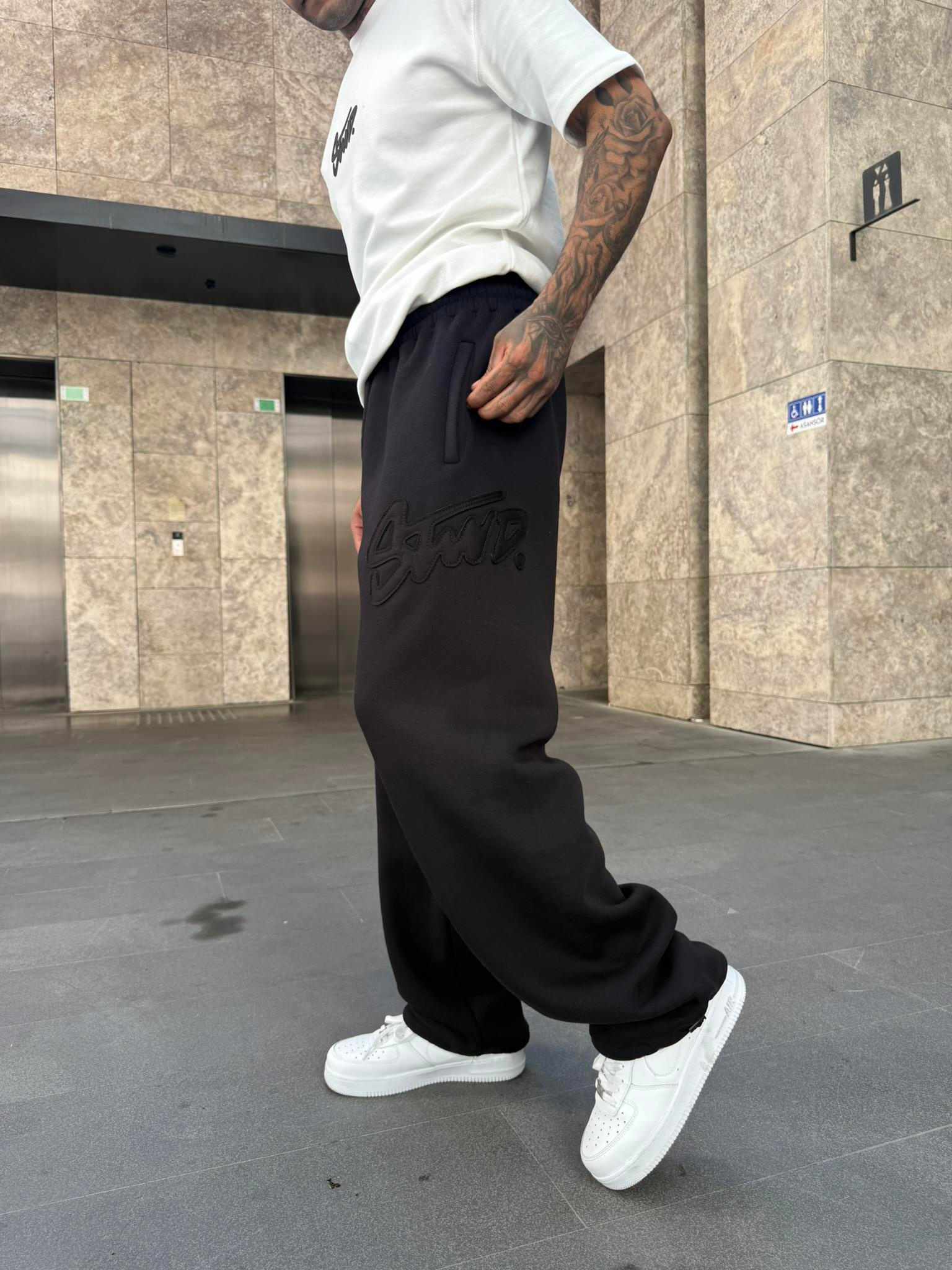 SW Kabartma Yazı Eşofman - Siyah