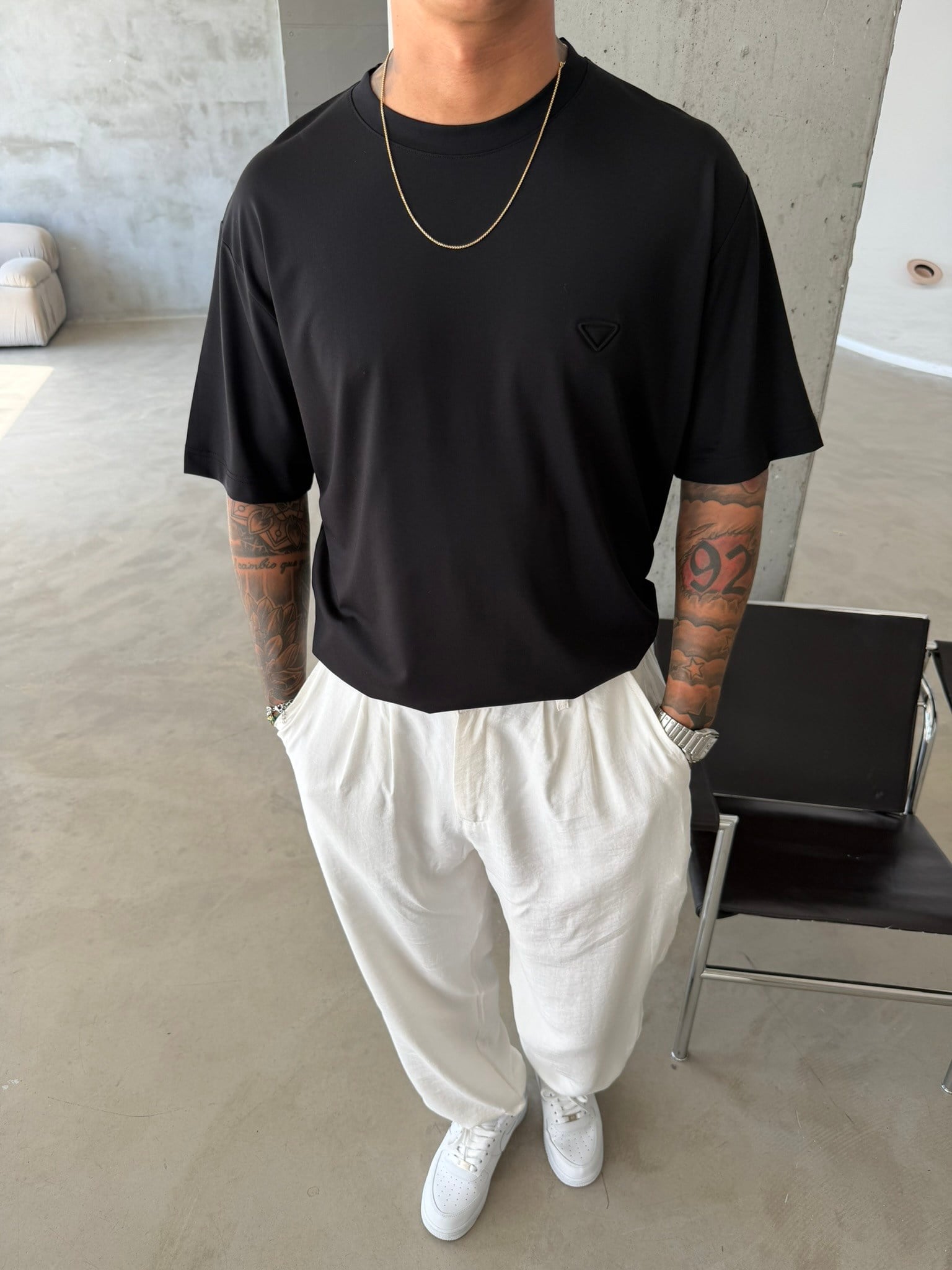 Tesnel Kumaş Old Money T-Shirt - Siyah