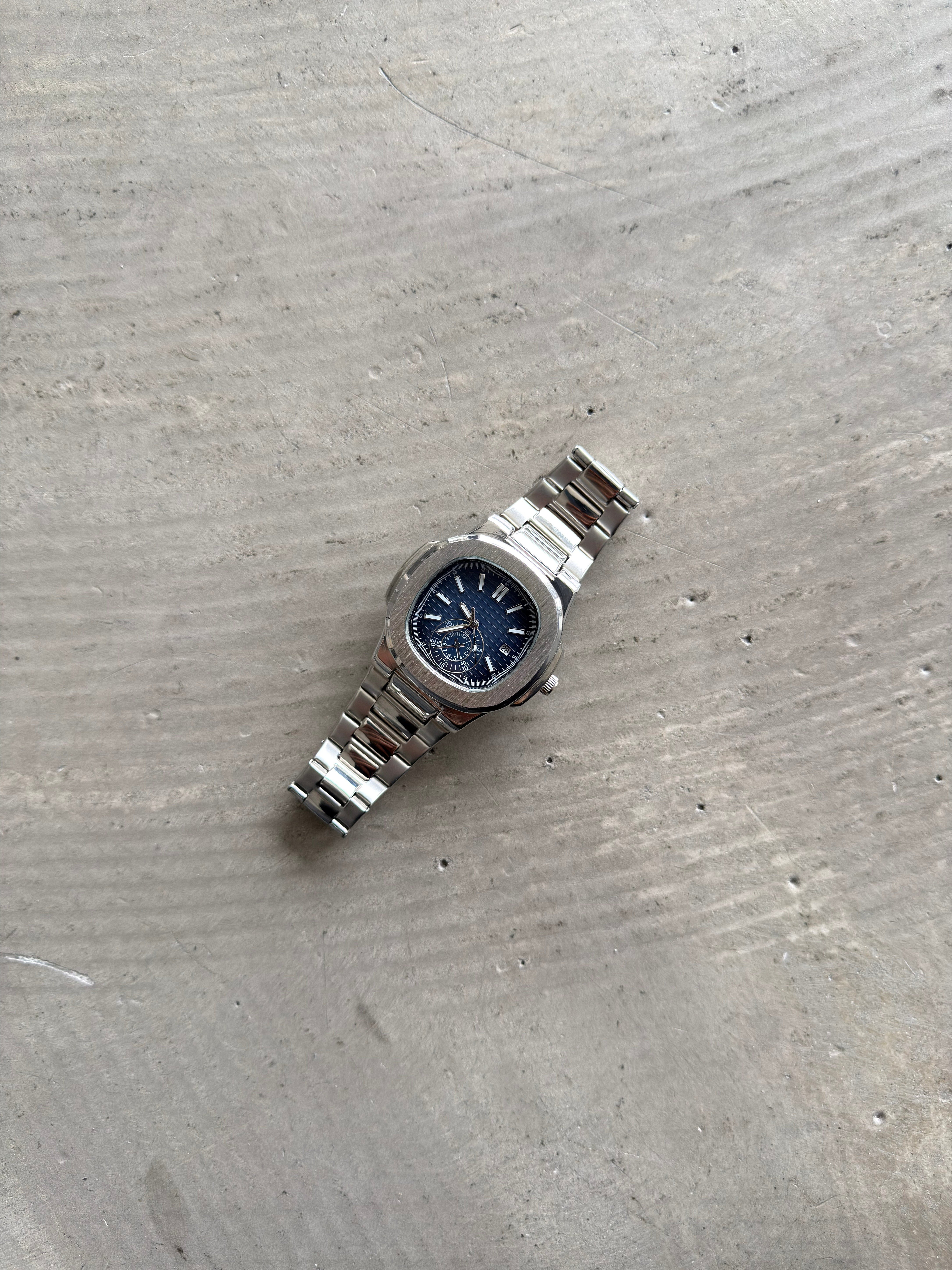 Titan Vault Basic Erkek Saat - Lacivert