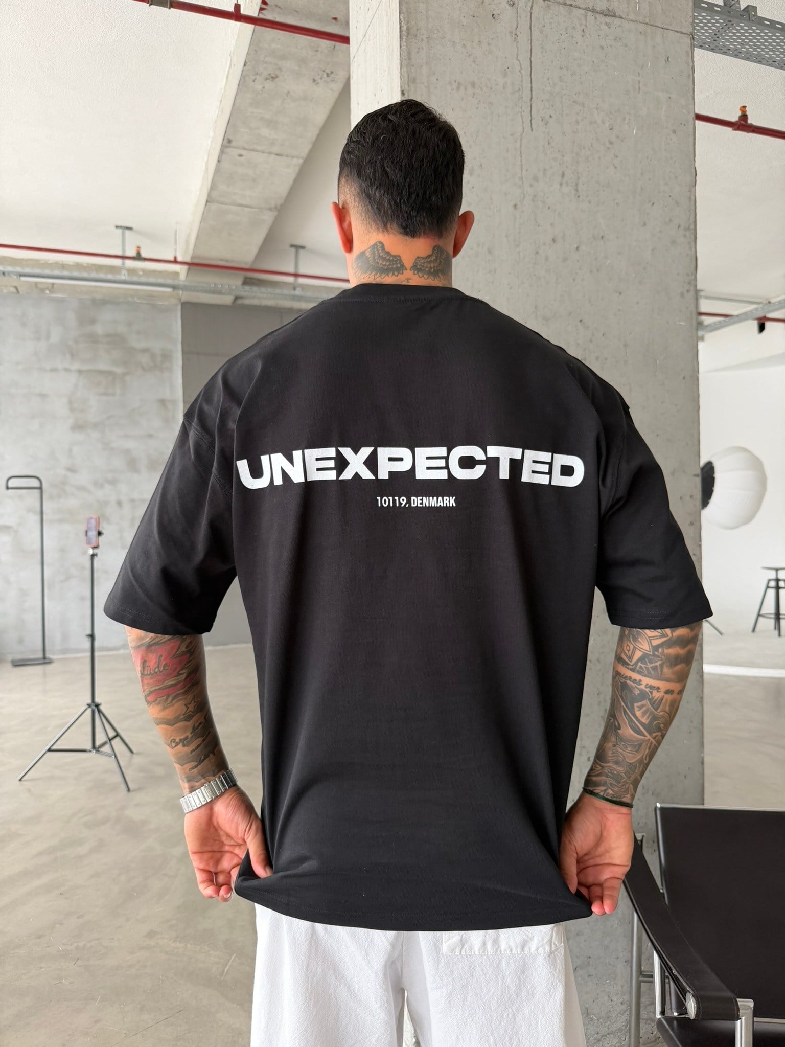 Unexpexted Baskılı Premium T-Shirt - Siyah