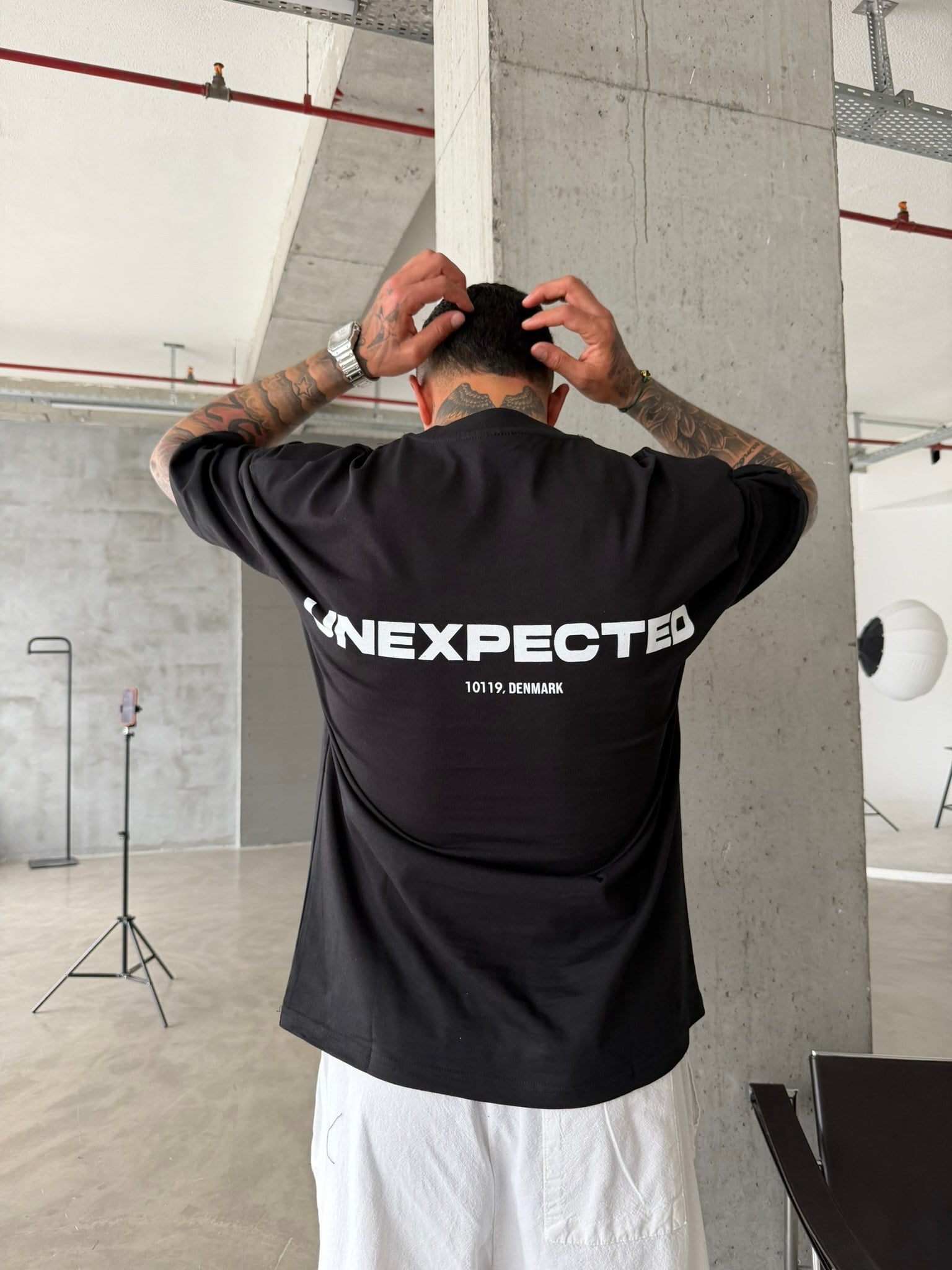Unexpexted Baskılı Premium T-Shirt - Siyah