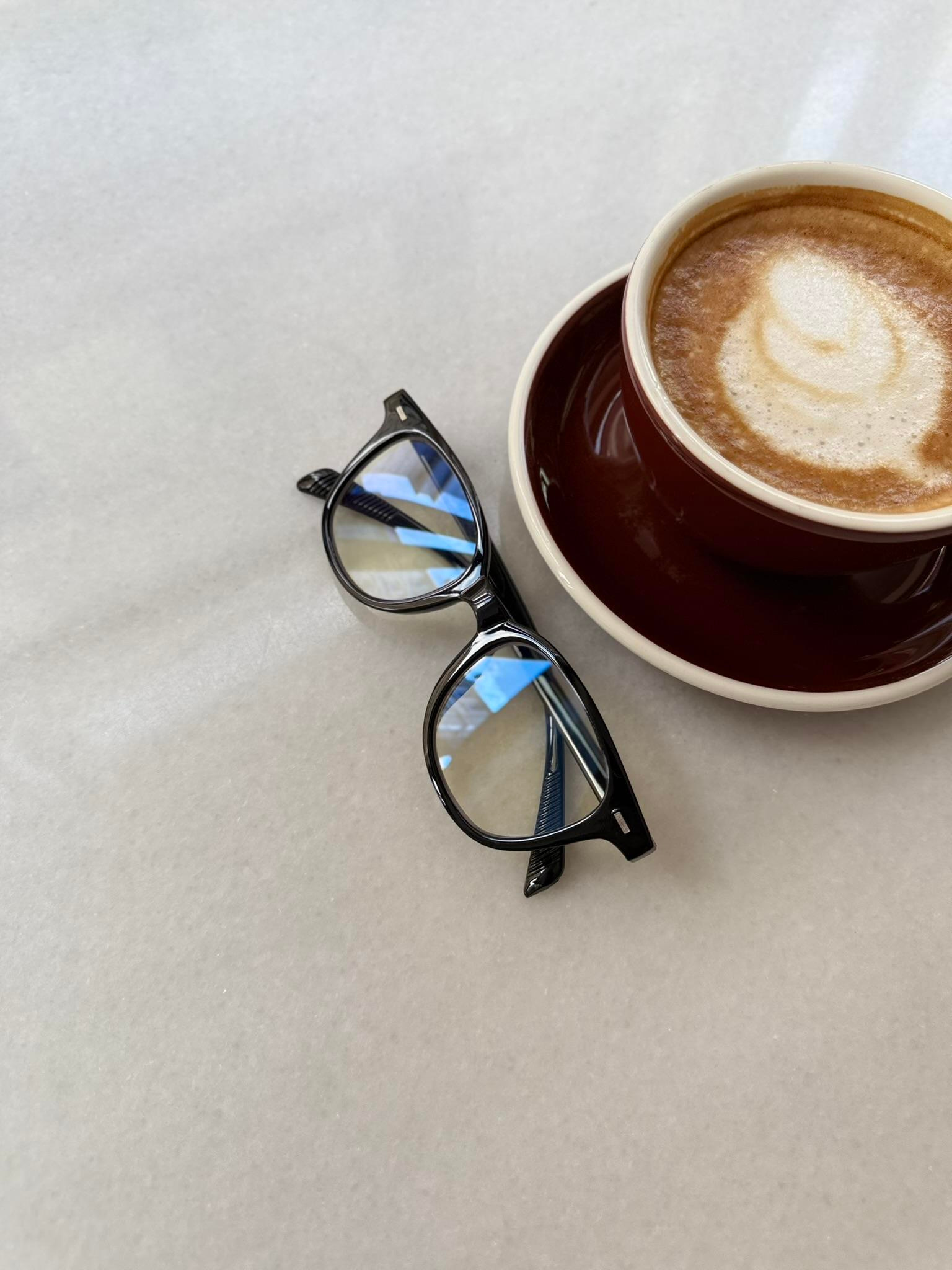 Urban Clear Siyah Çerçeveli Şeffaf Cam Gözlük - Şeffaf