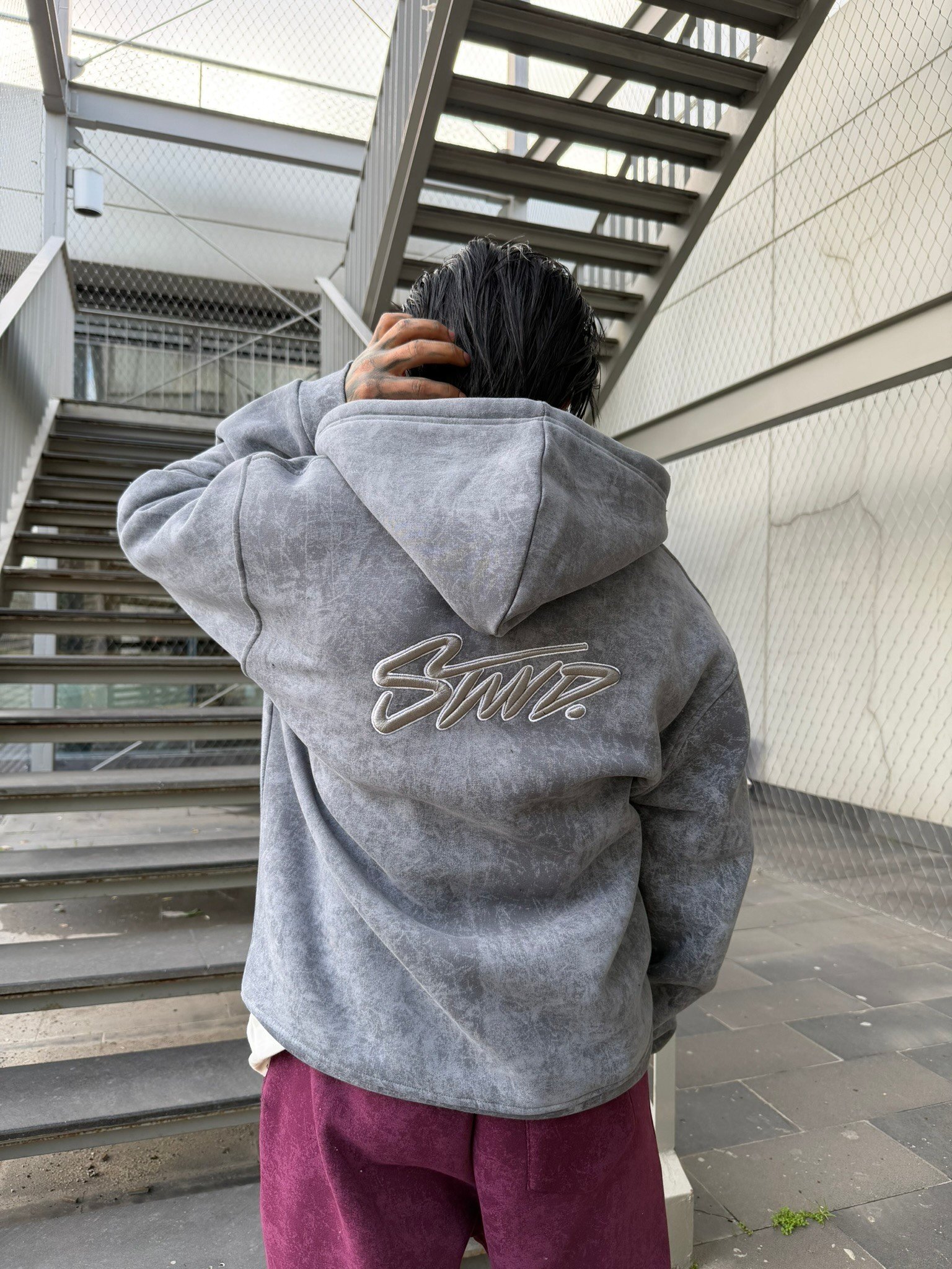 Yıkamlalı Sırt Nakışlı Premium Hırka - Gri