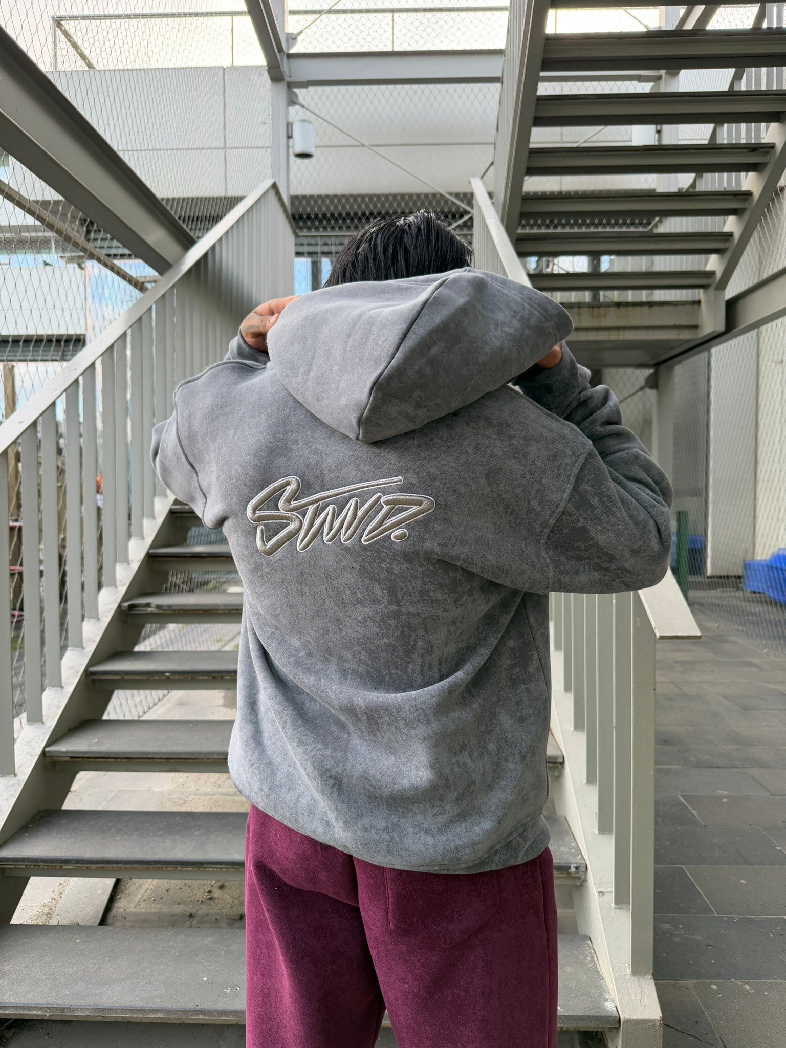 Yıkamlalı Sırt Nakışlı Premium Hırka - Gri