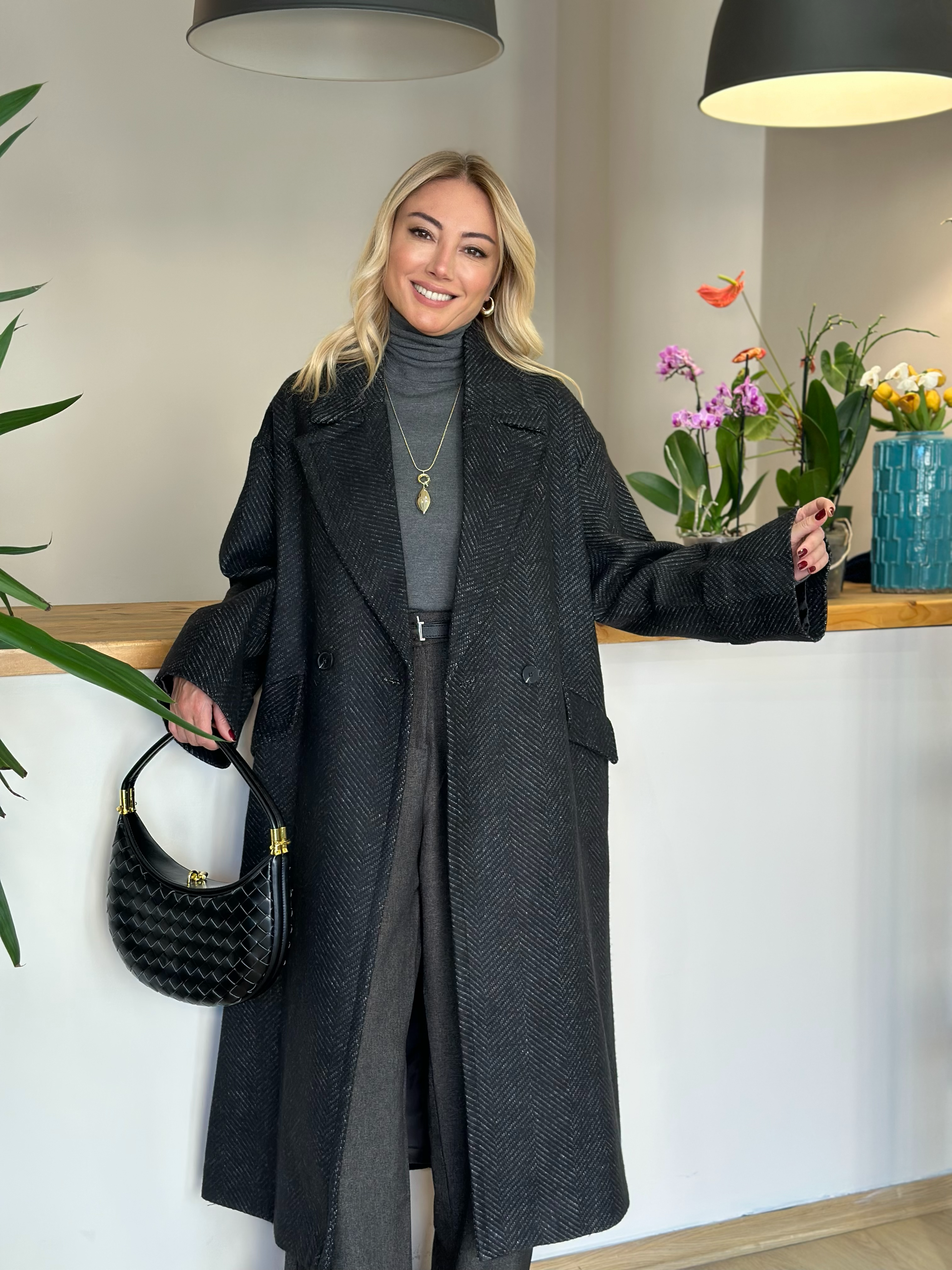 Balık Sırtı Siyah Kaban Askı00260