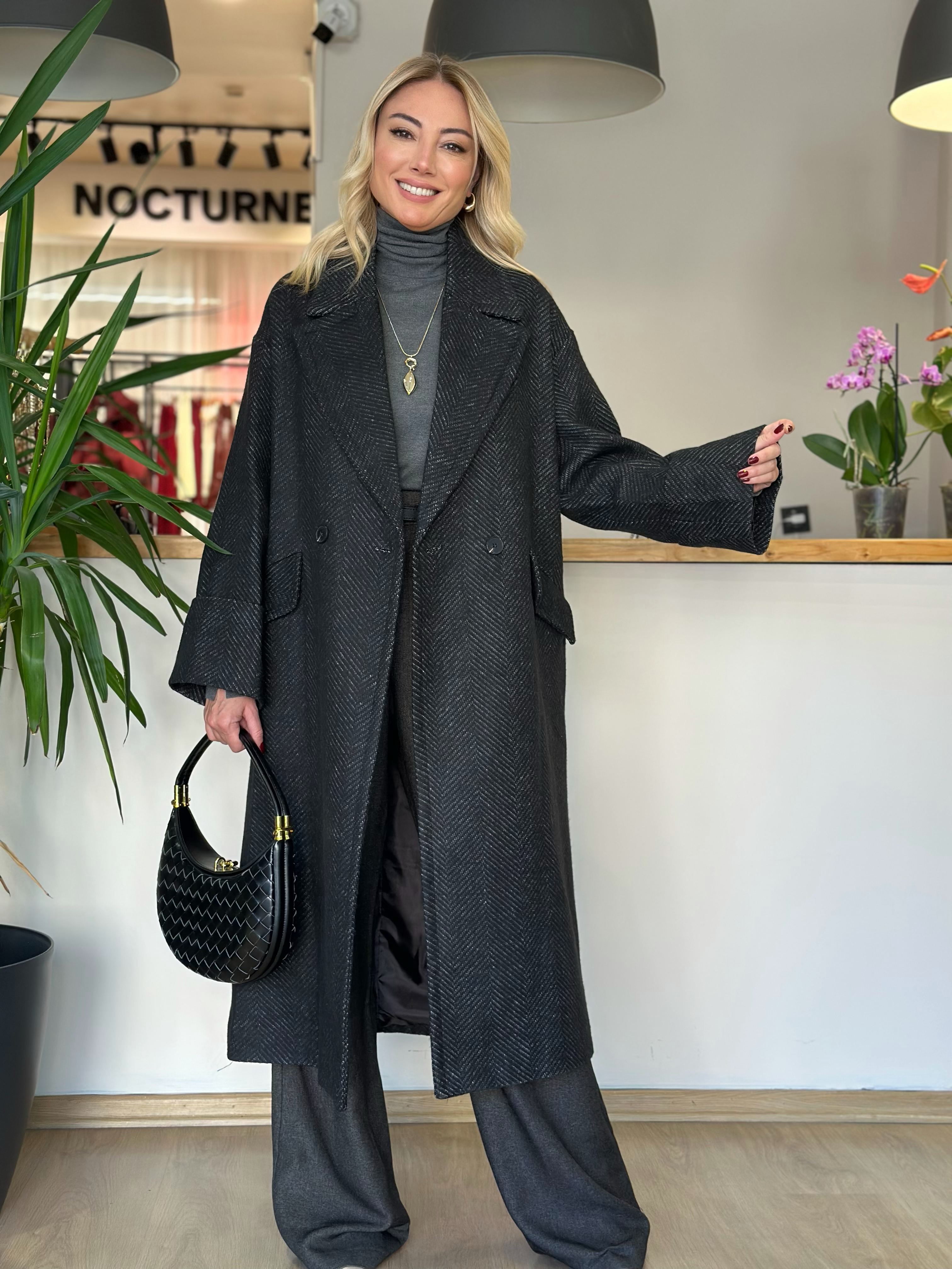 Balık Sırtı Siyah Kaban Askı00260