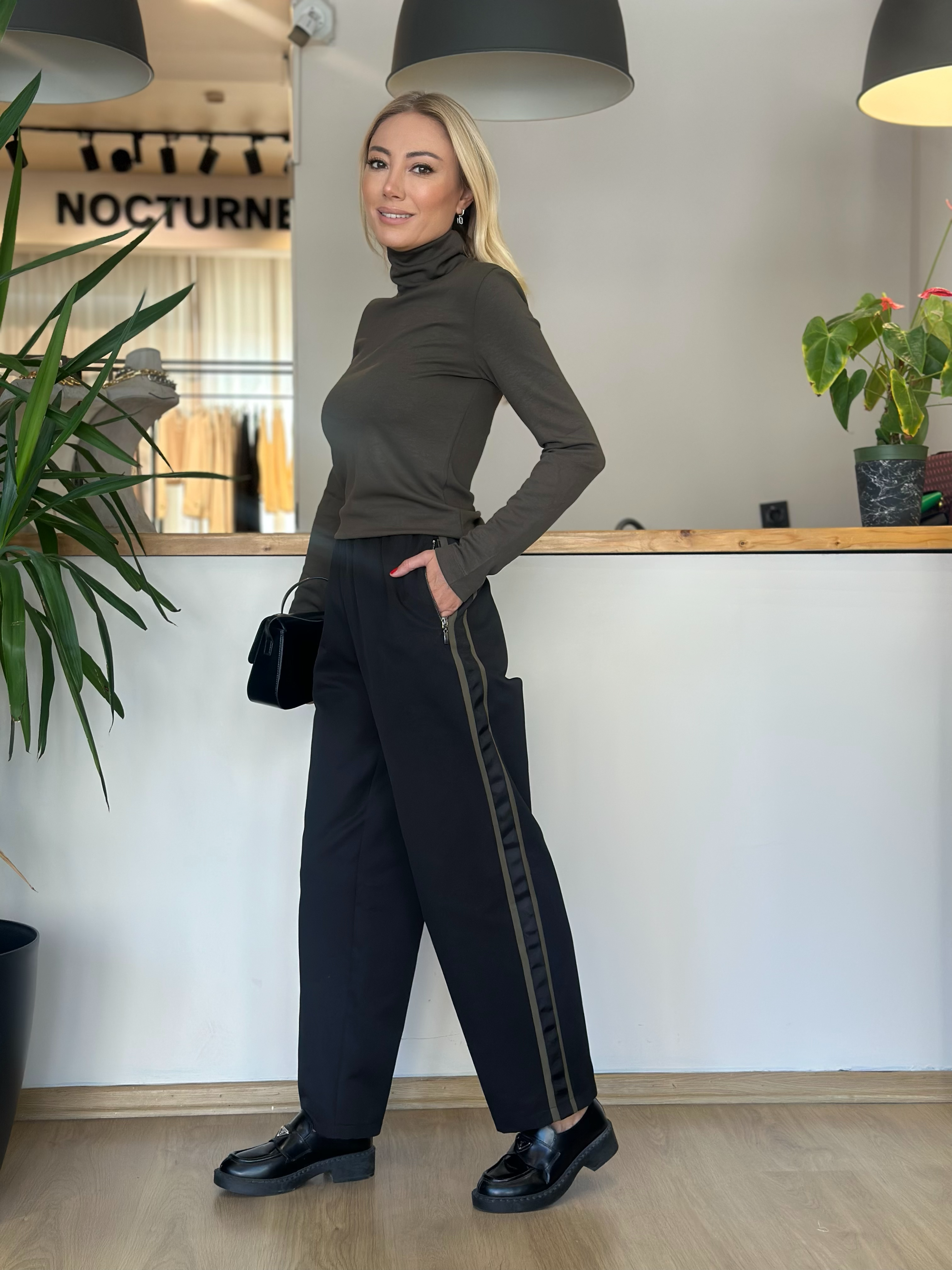 BGN Workshop Siyah Yan Detaylı  Pantolon