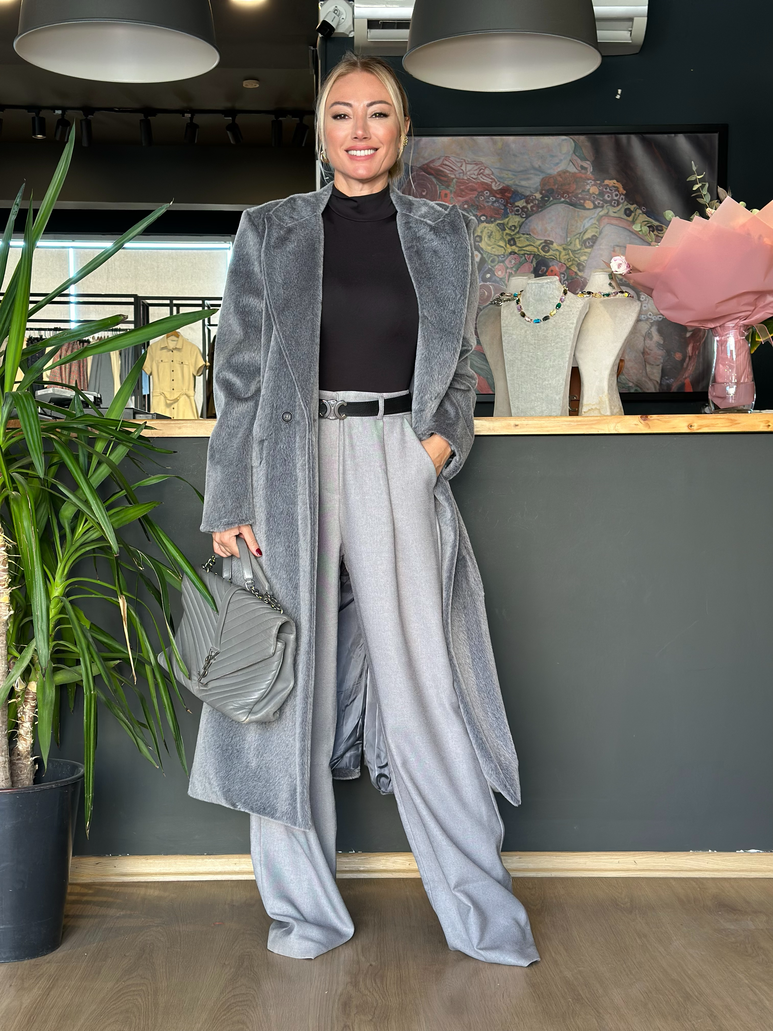 Cep Detaylı Gri Kaban 