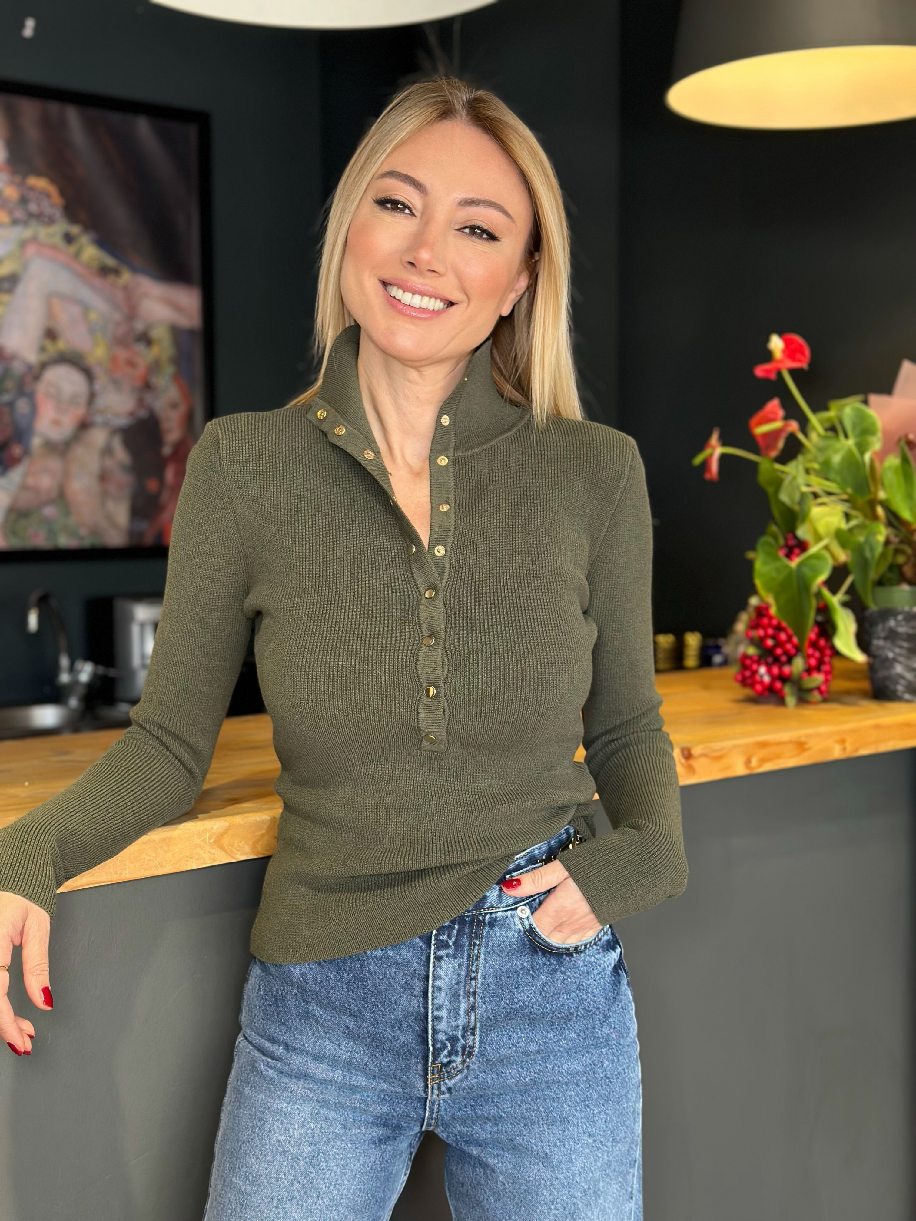 Düğme Detaylı Triko