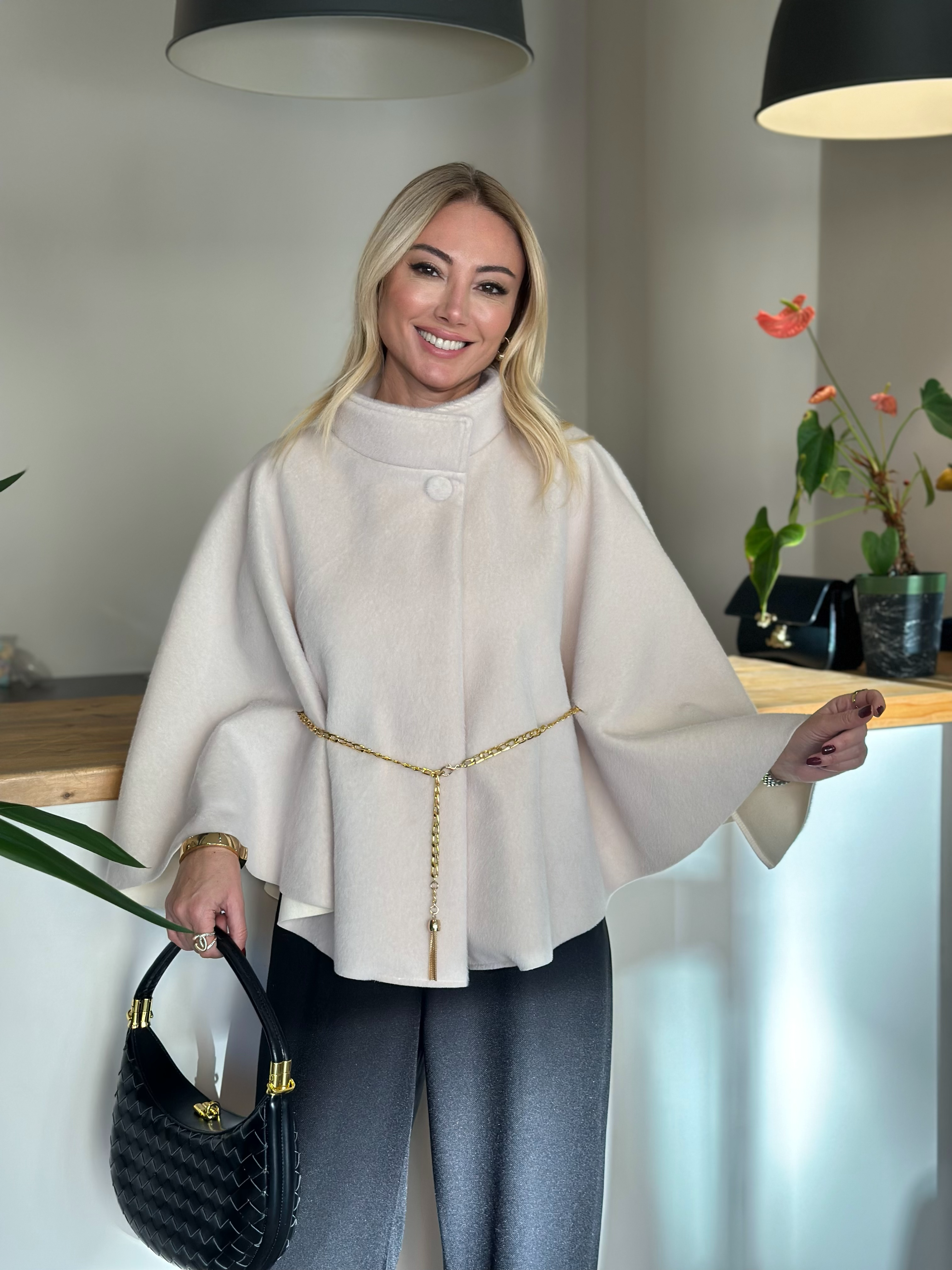 Ekru Pelerin Panço Askı00242