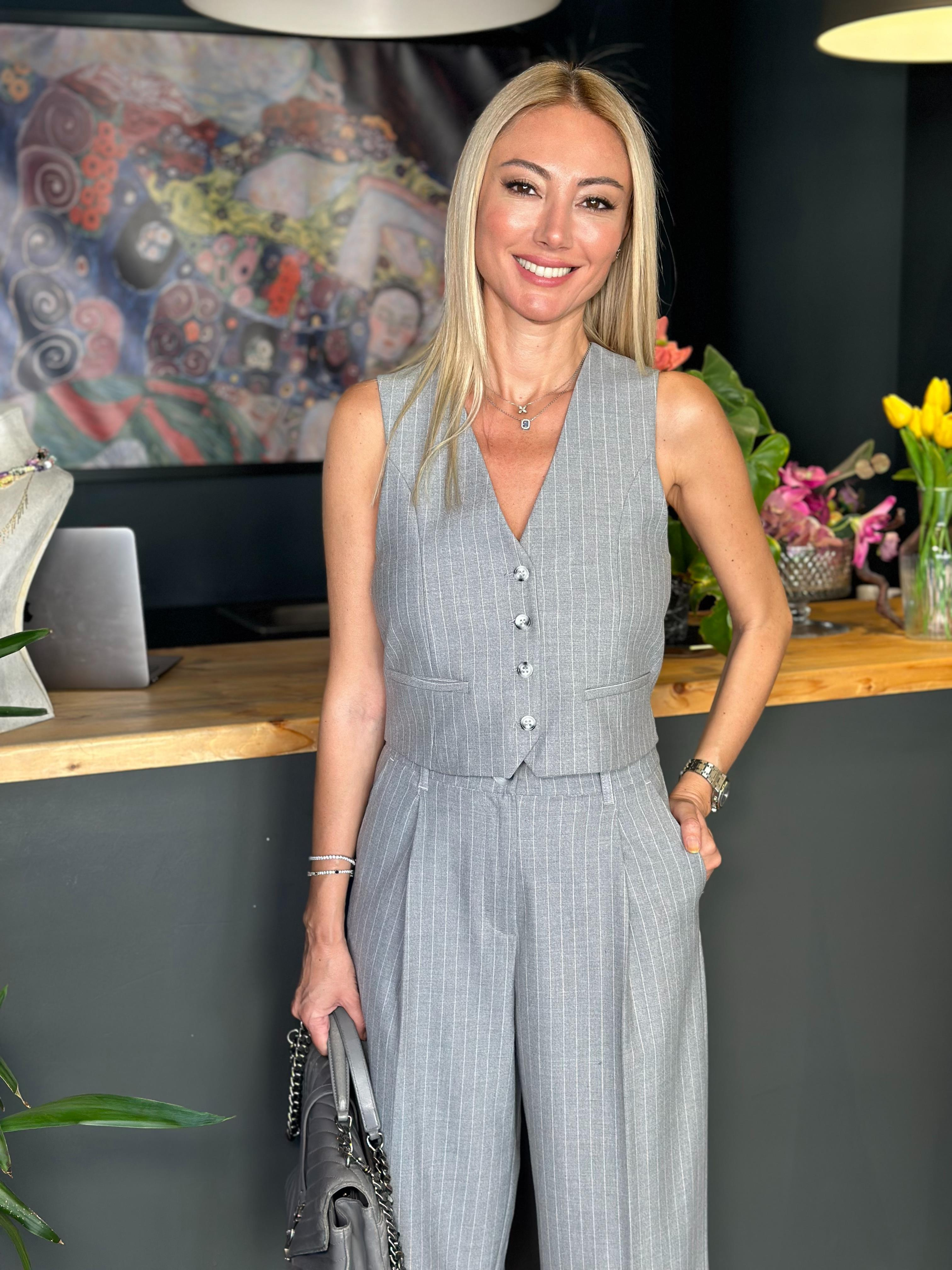 Gri Çizgili Crop Yelek