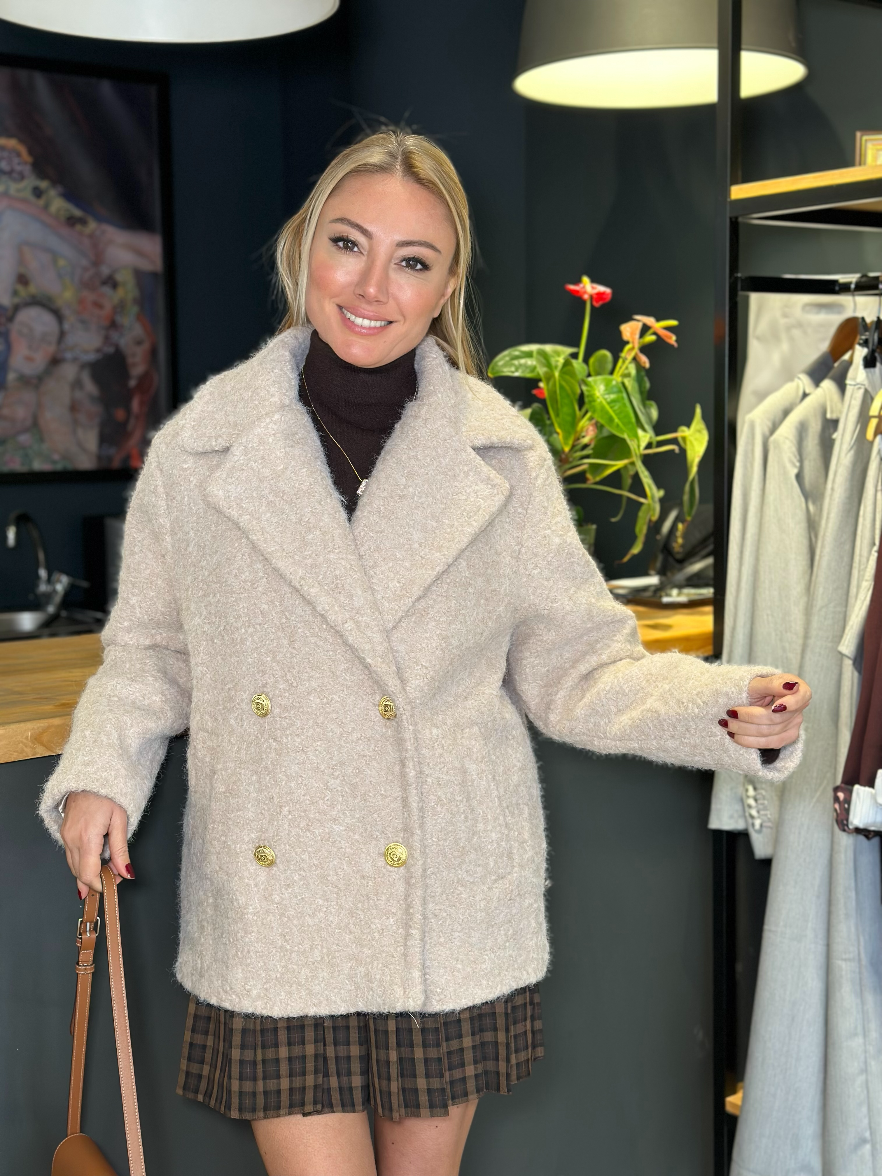 Kaşe Gold Düğme Detaylı Kaban 