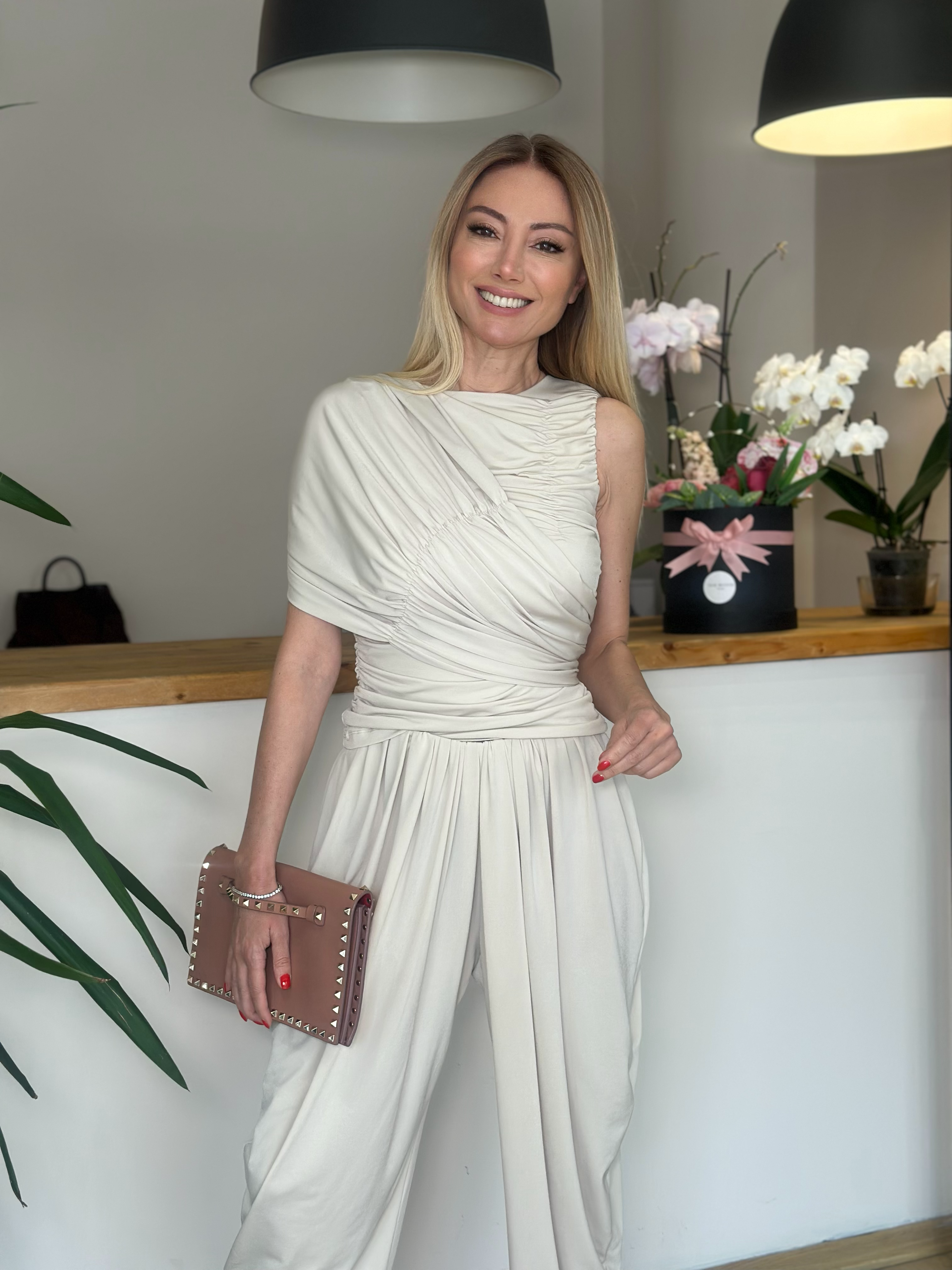 Marka Model Premium Ekru Havalı Takım Askı00137