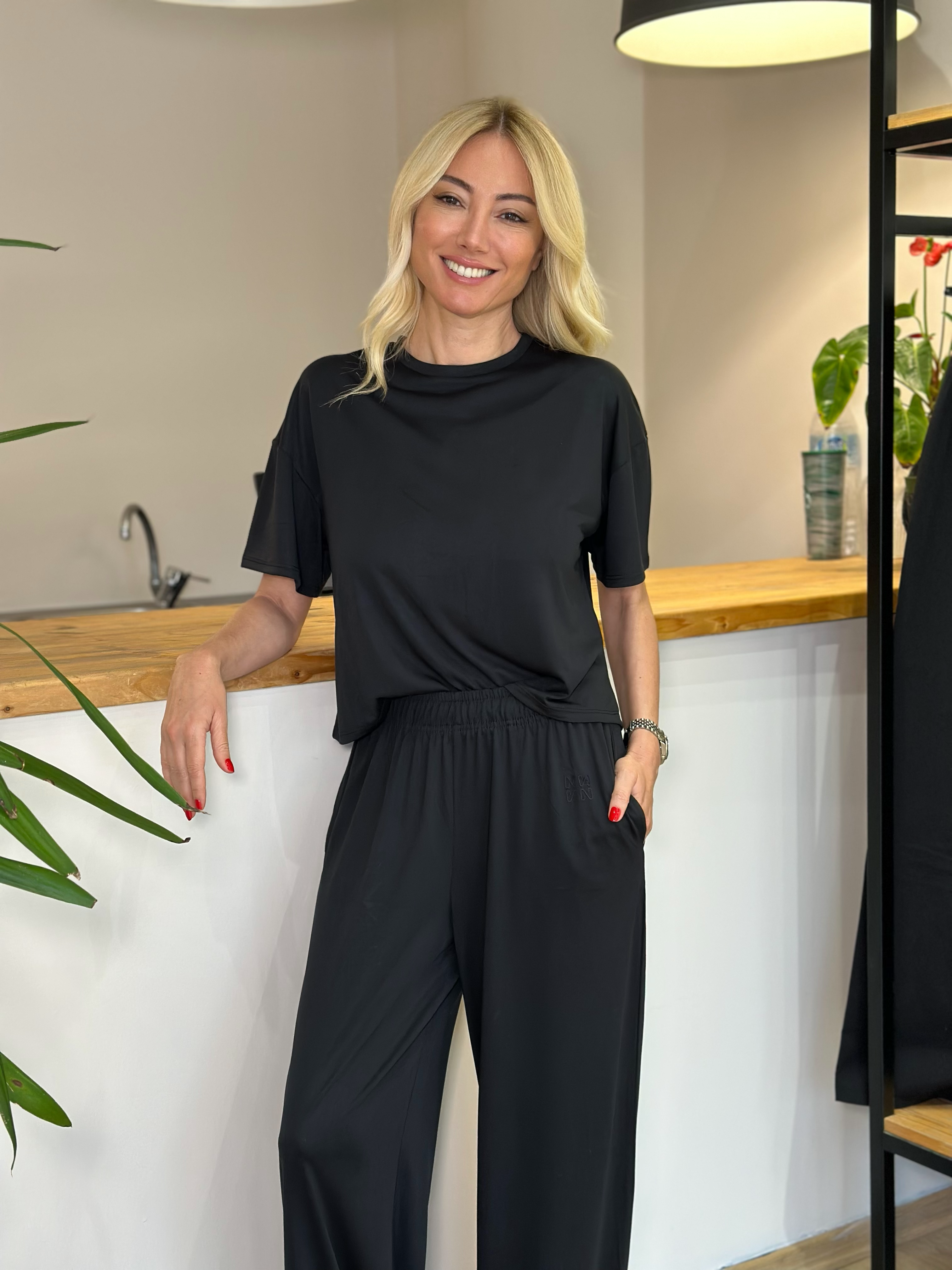 Marka Model Siyah Modal Takım