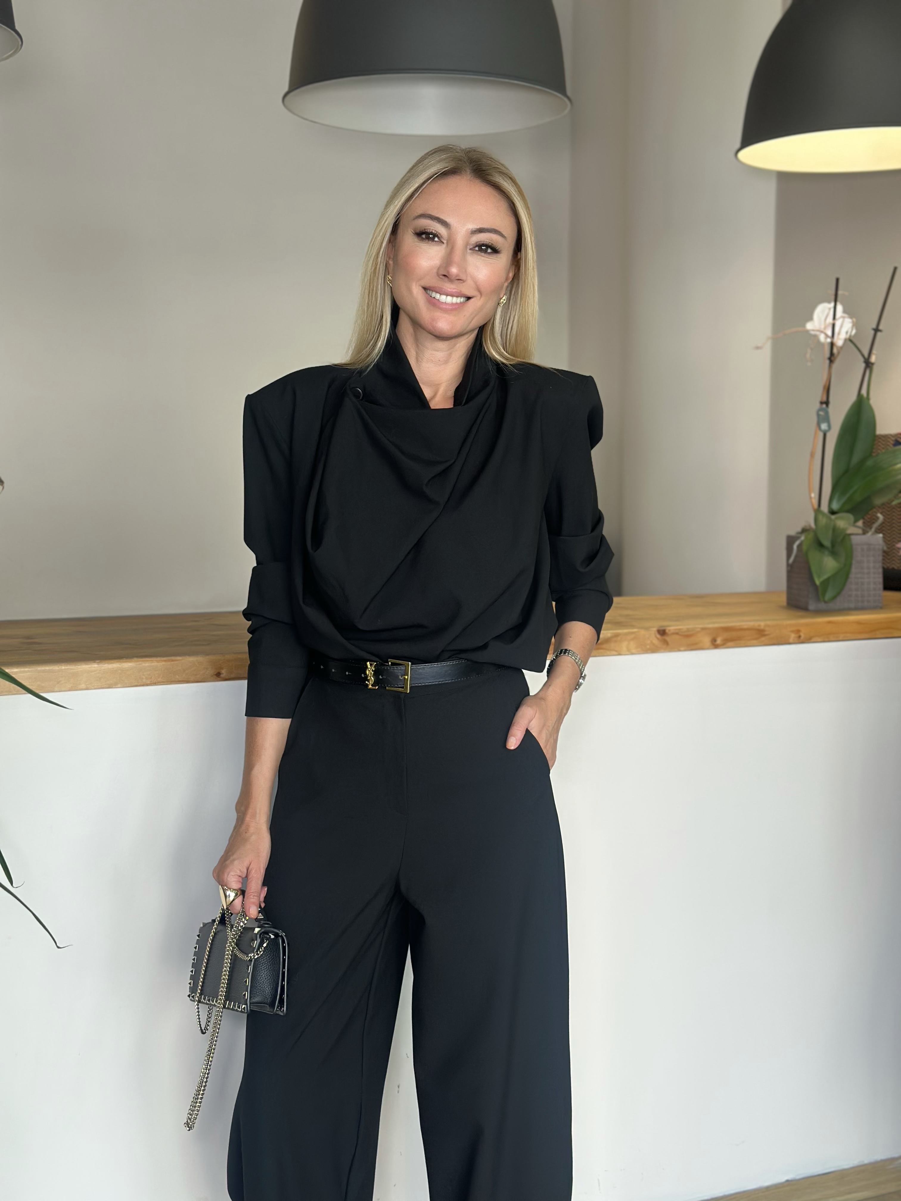 Siyah Berlin Takım Askı00433