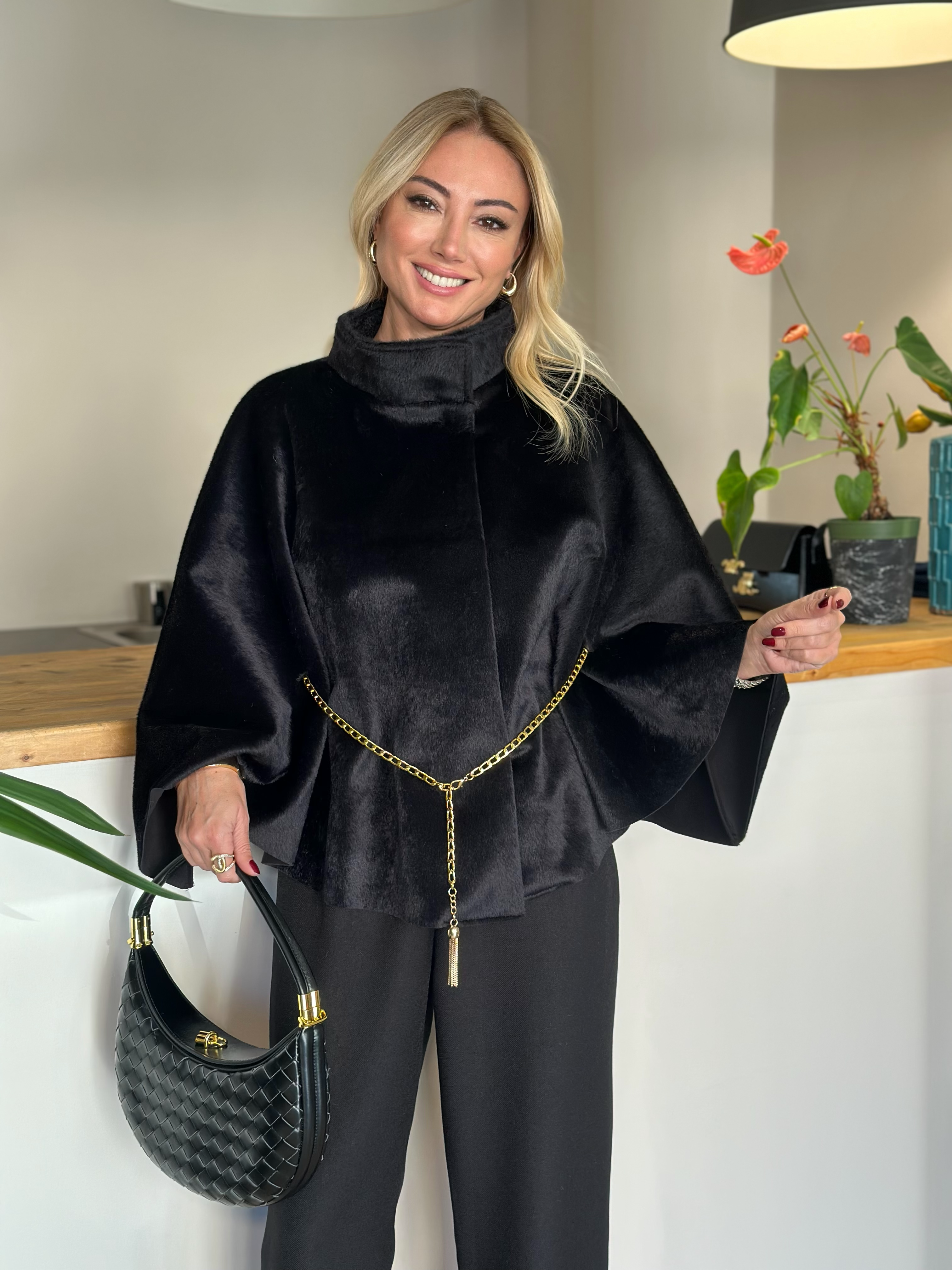 Siyah Pelerin Panço Askı00243