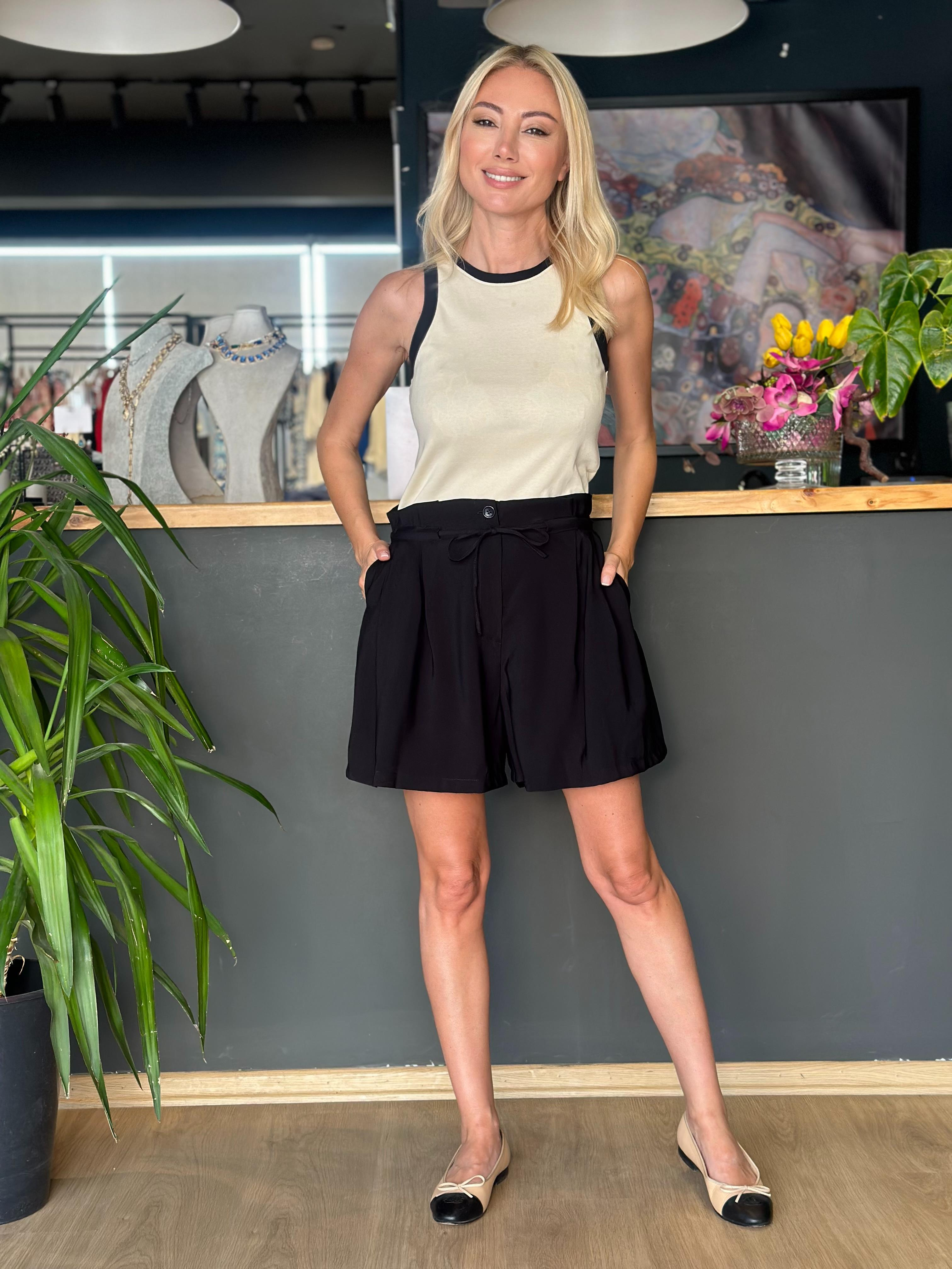 Siyah Tensel Kumaş Şort