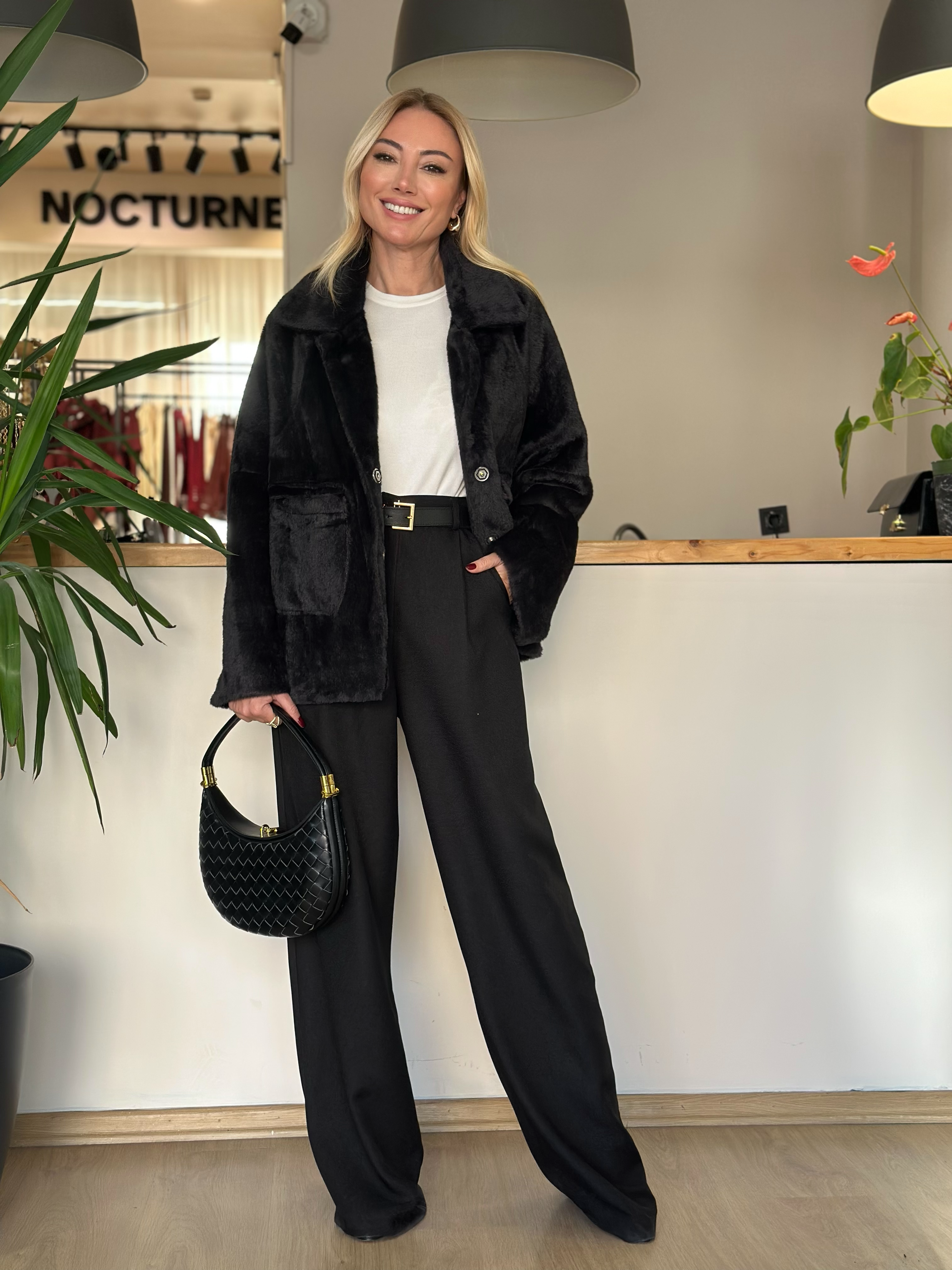 Yumoş Siyah Kaban Askı00241