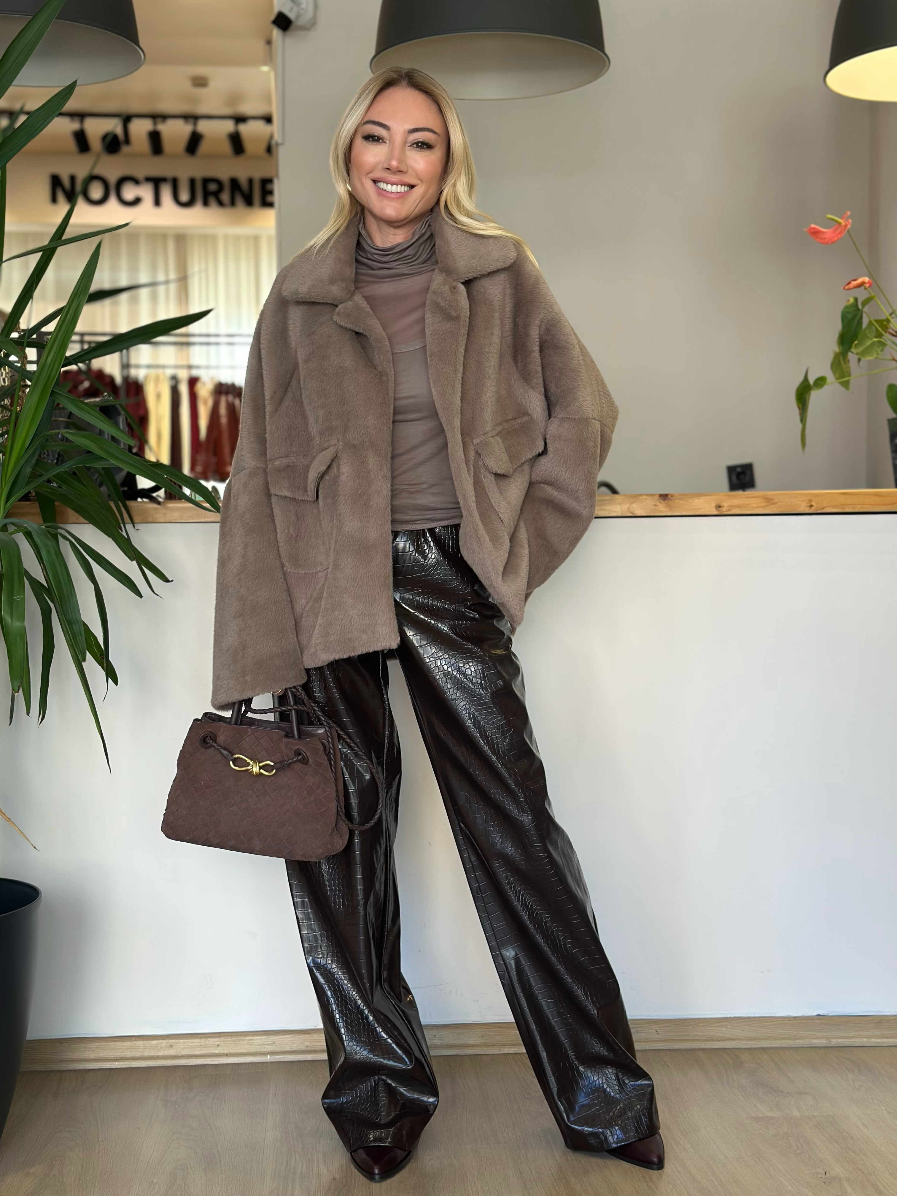 Yumoş Vizon Kaban Askı00236