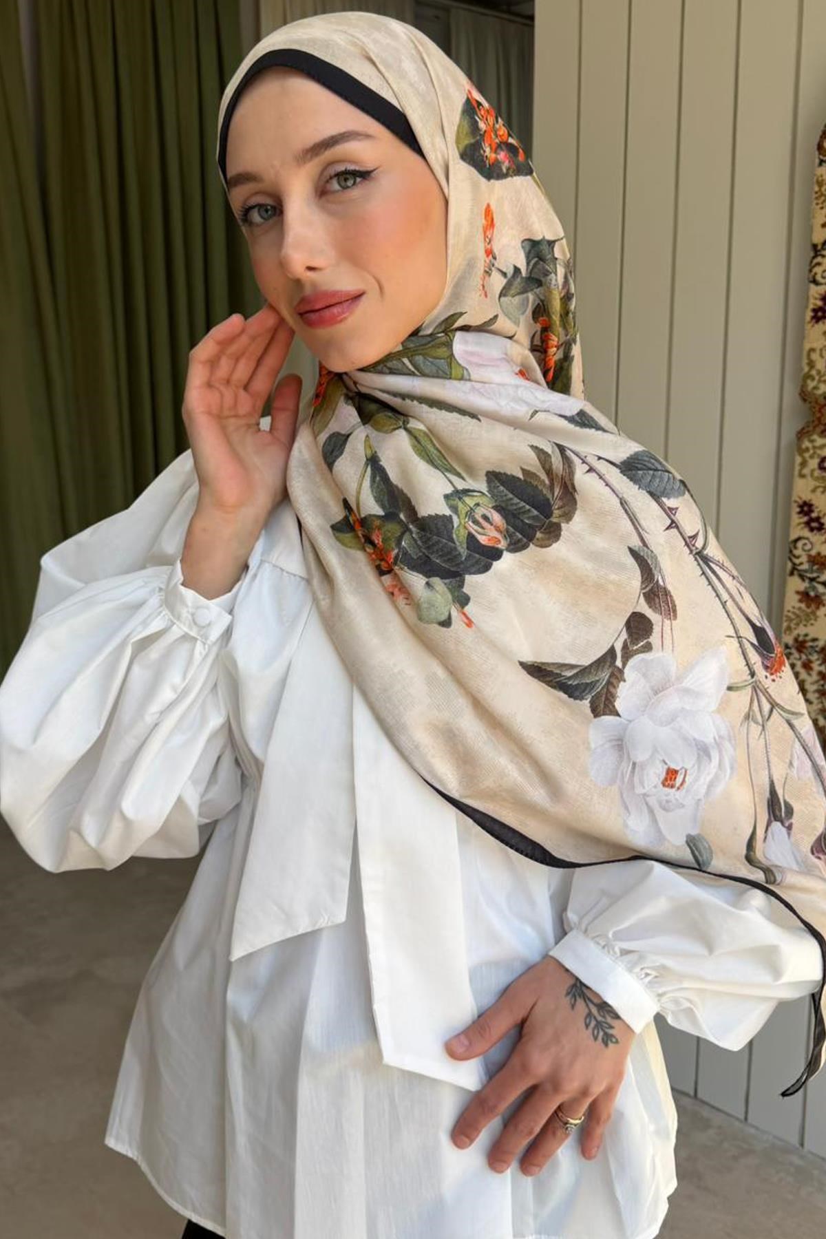 Azra Şal Siyah