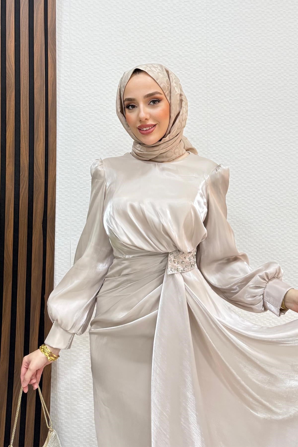 Belden Taş İşlemeli Abiye Bej