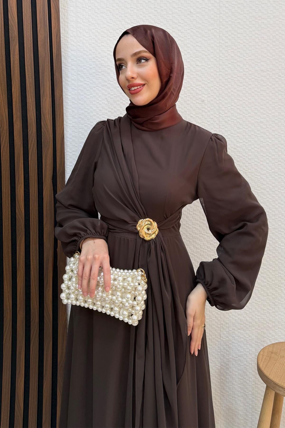 Broş Bağlama Elbise Acı Kahve