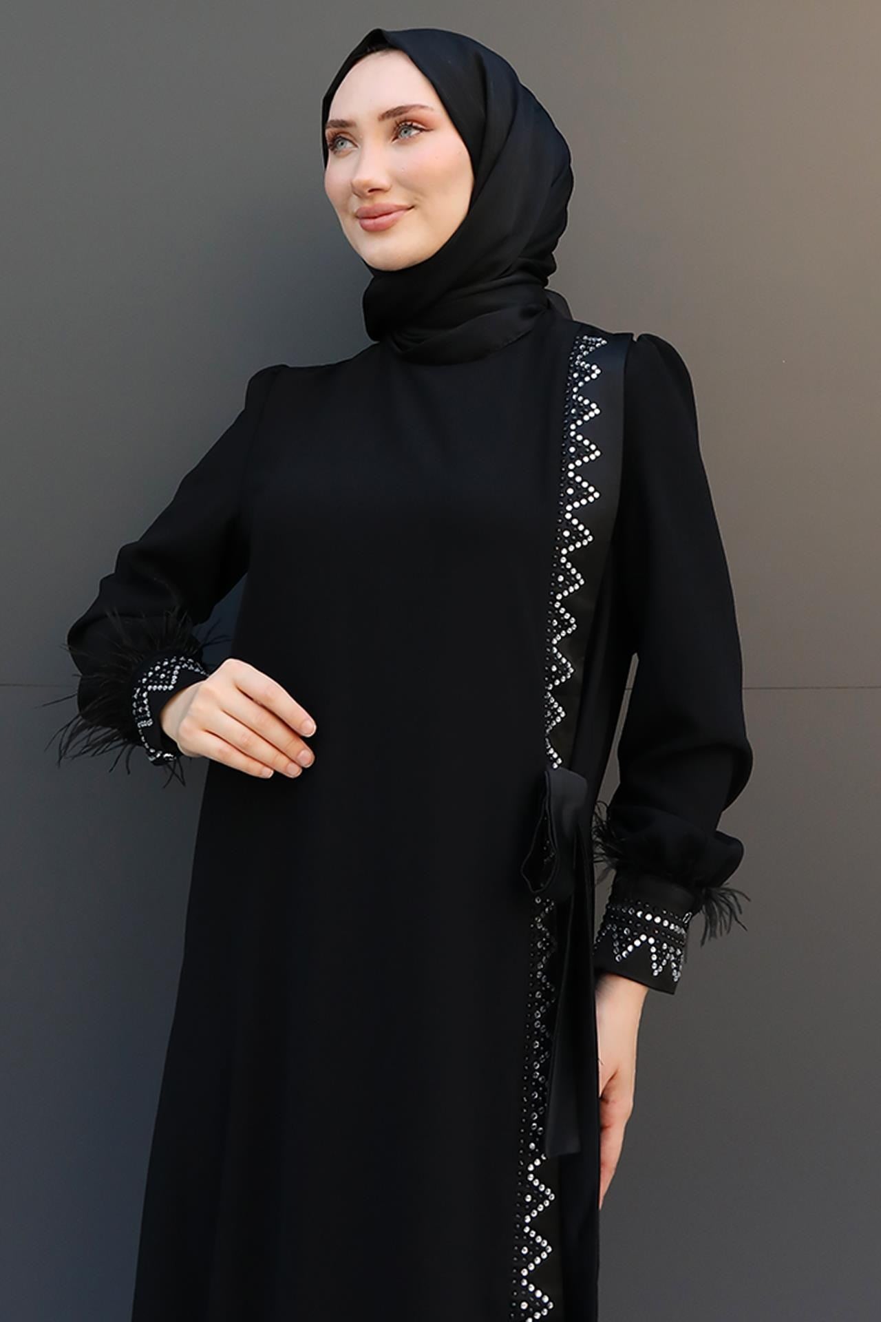 Busem Siyah Elbise