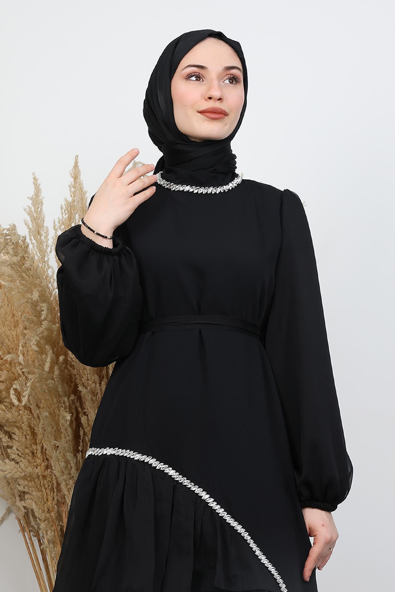 Damla Taş Abiye Siyah