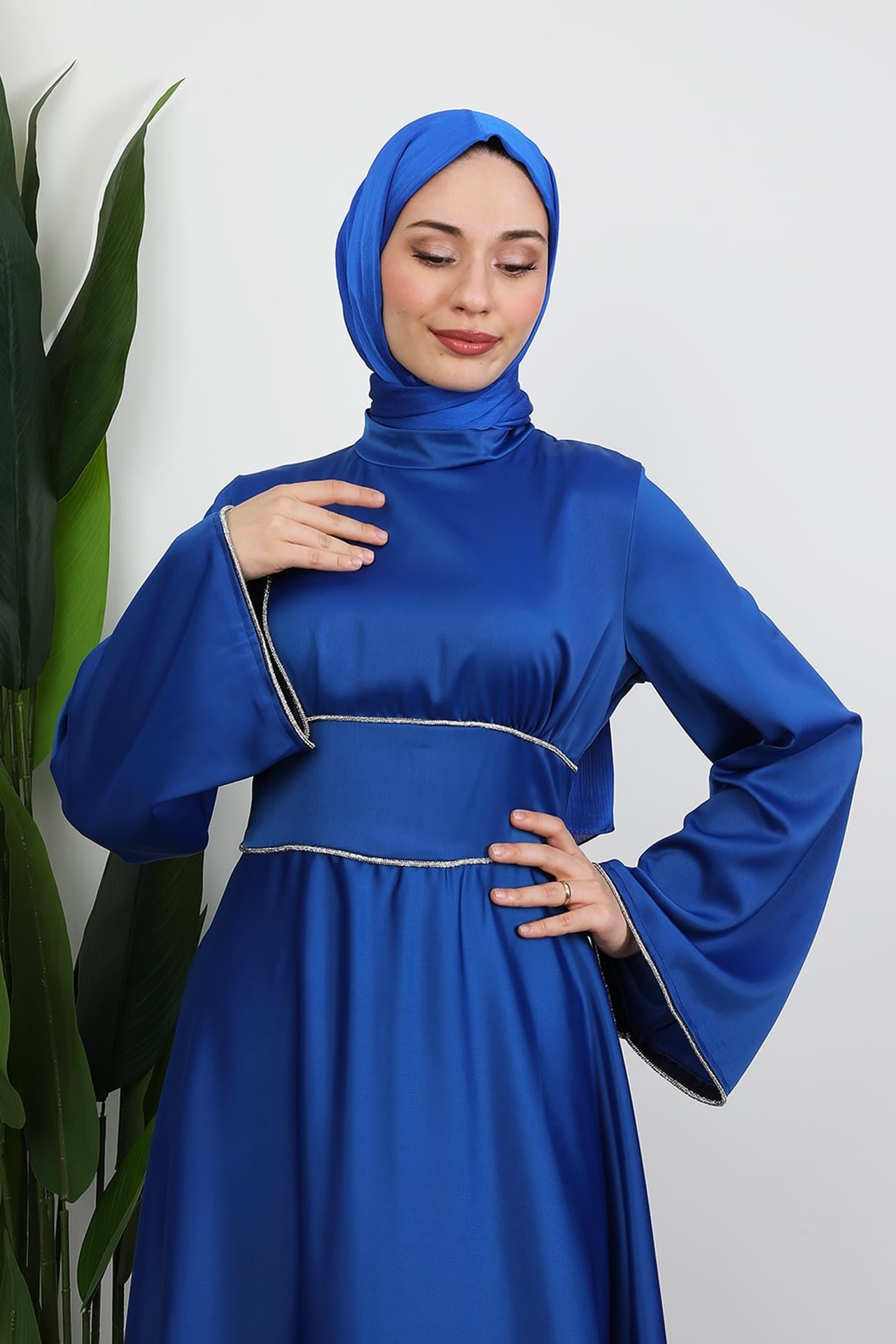 Funda Saten Elbise Saks