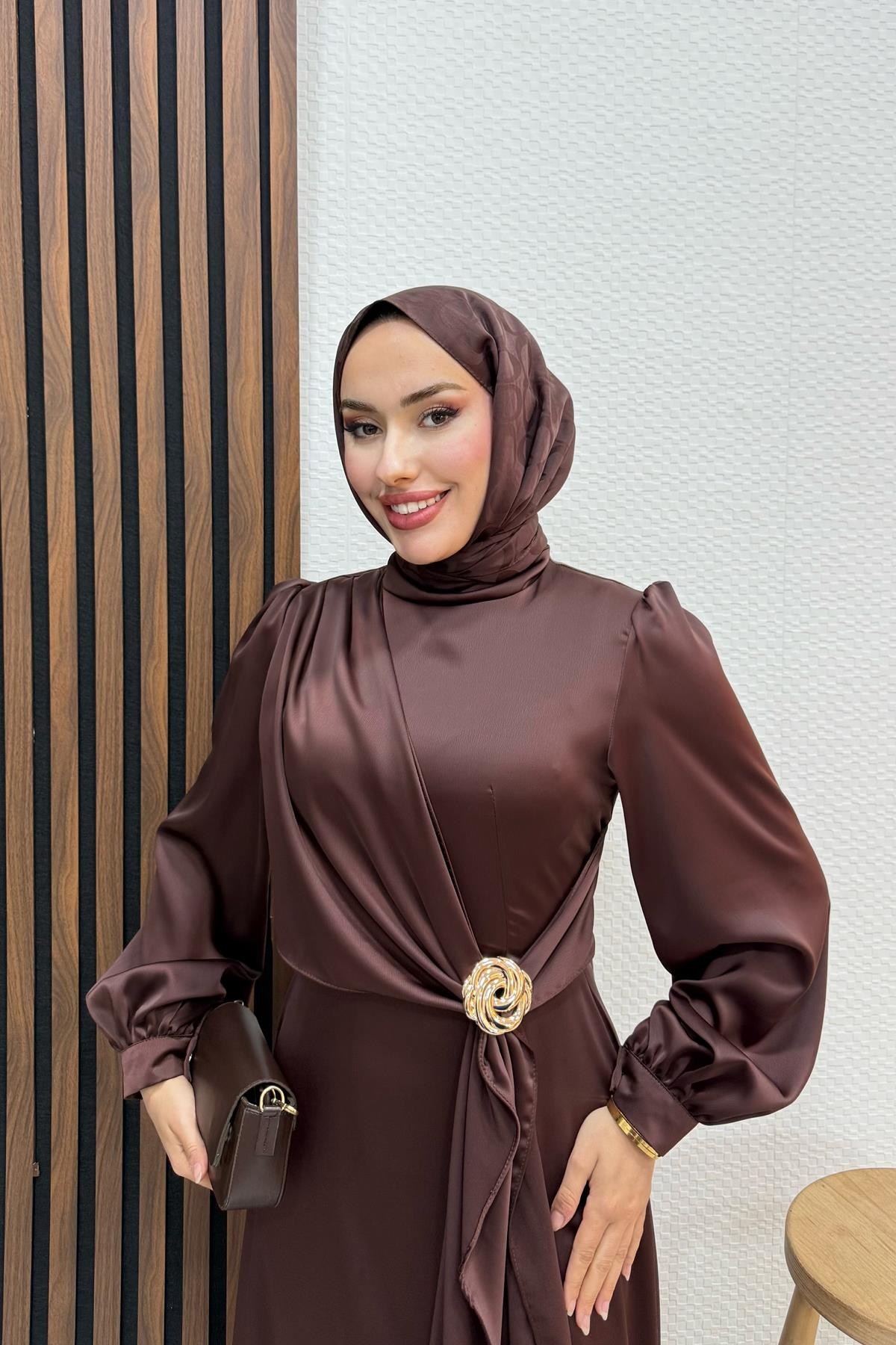 Gül Broş Saten Abiye Kahve