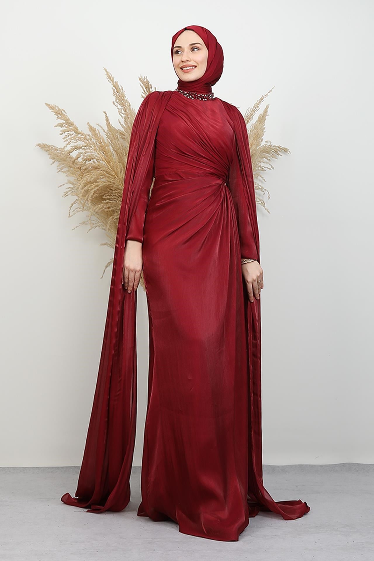 Isabella Yoryo Abiye Bordo