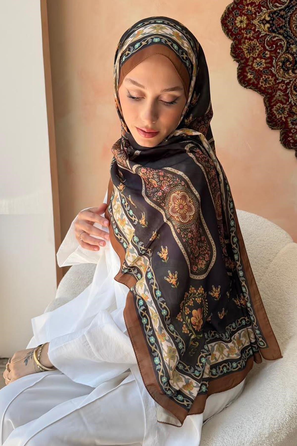 Miraç Şal Siyah