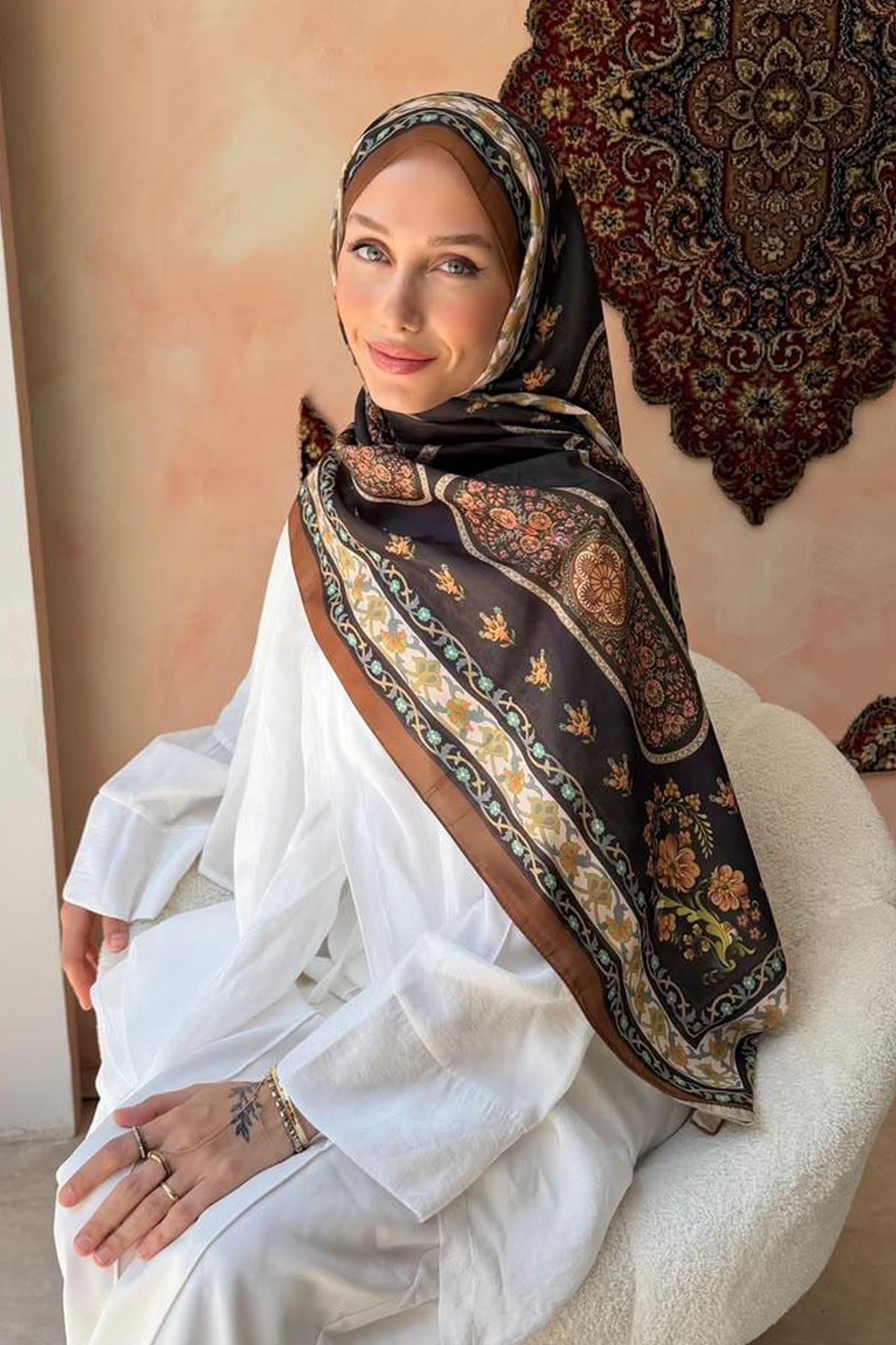 Miraç Şal Siyah