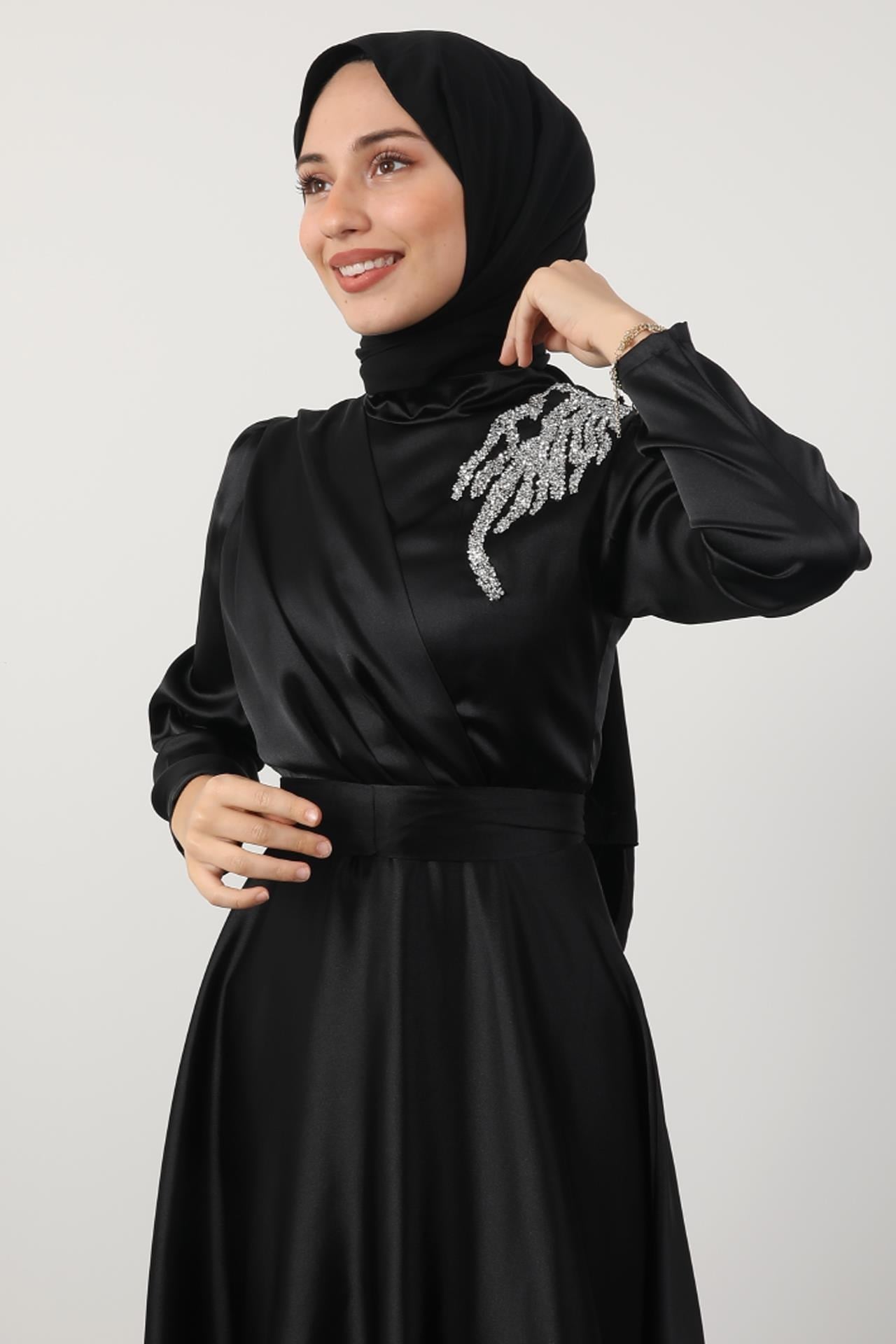 Omzu Taşlı Saten Abiye Siyah