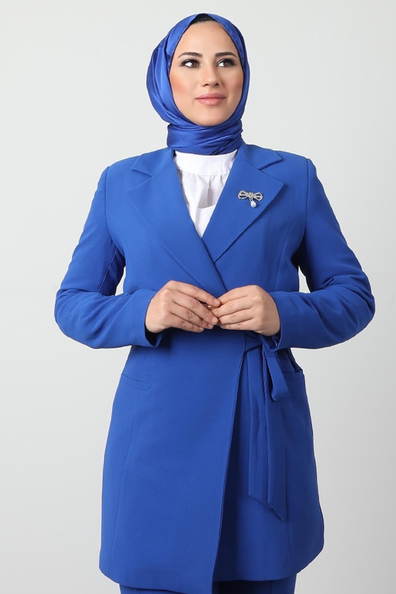 Taşlı Broşürlü Takım Saks