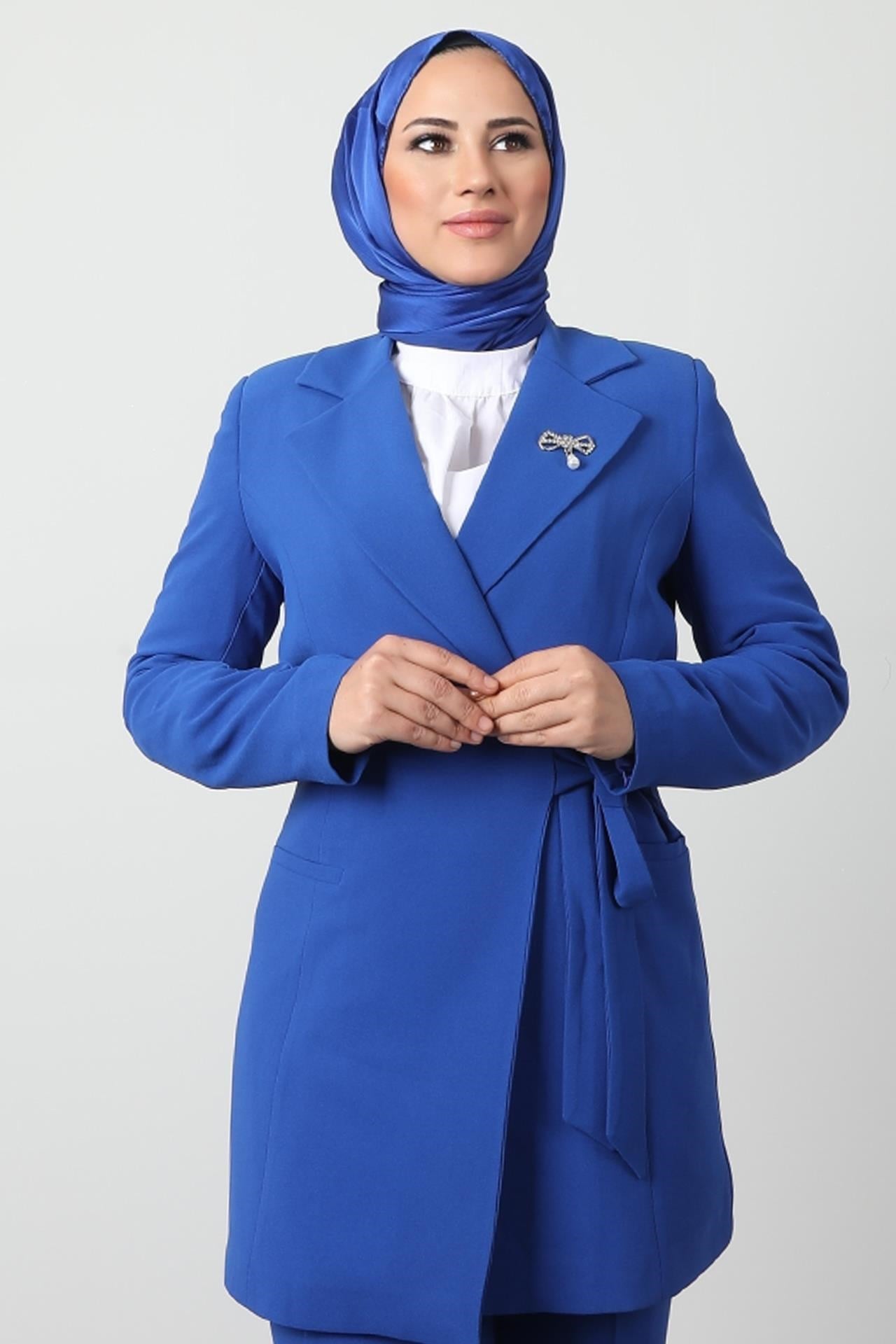 Taşlı Broşürlü Takım Saks