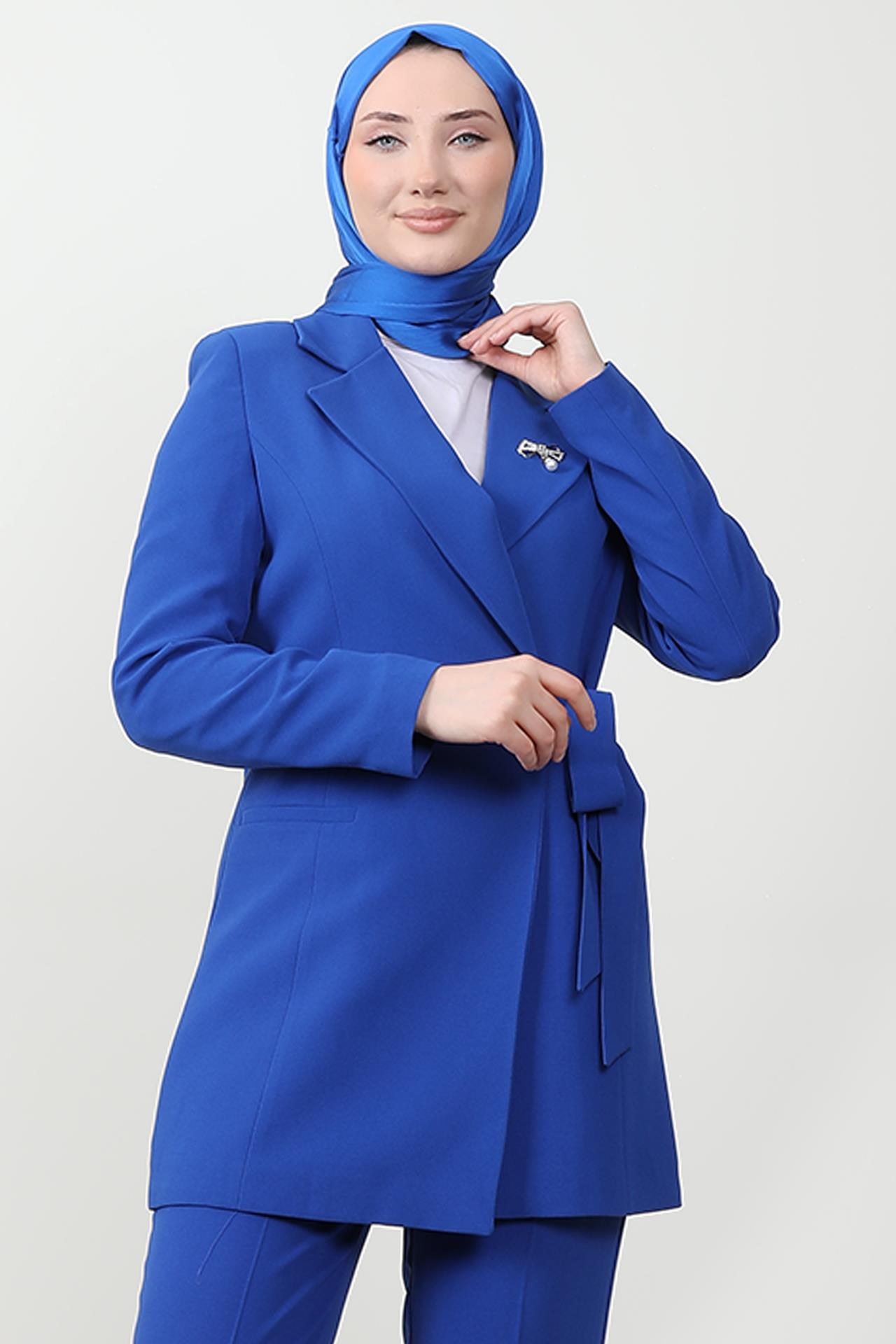 Taşlı Broşürlü Takım Saks