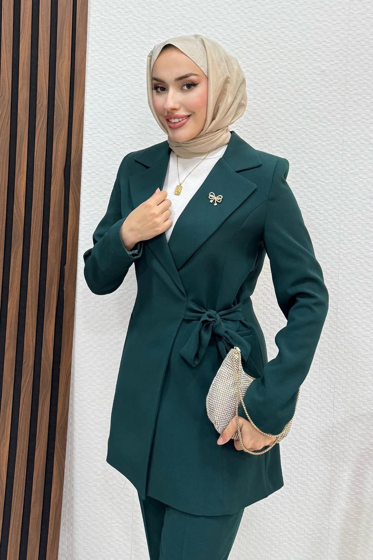 Taşlı Broşürlü Takım Zümrüt