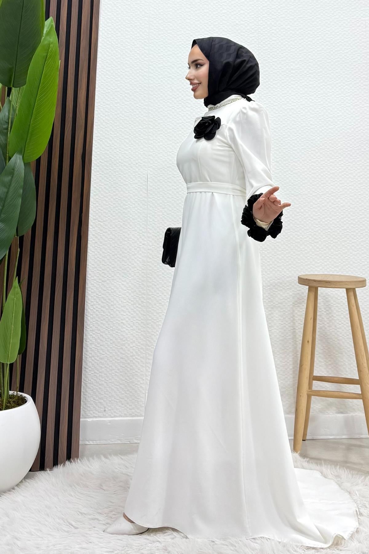 Taşlı Güllü Elbise Beyaz