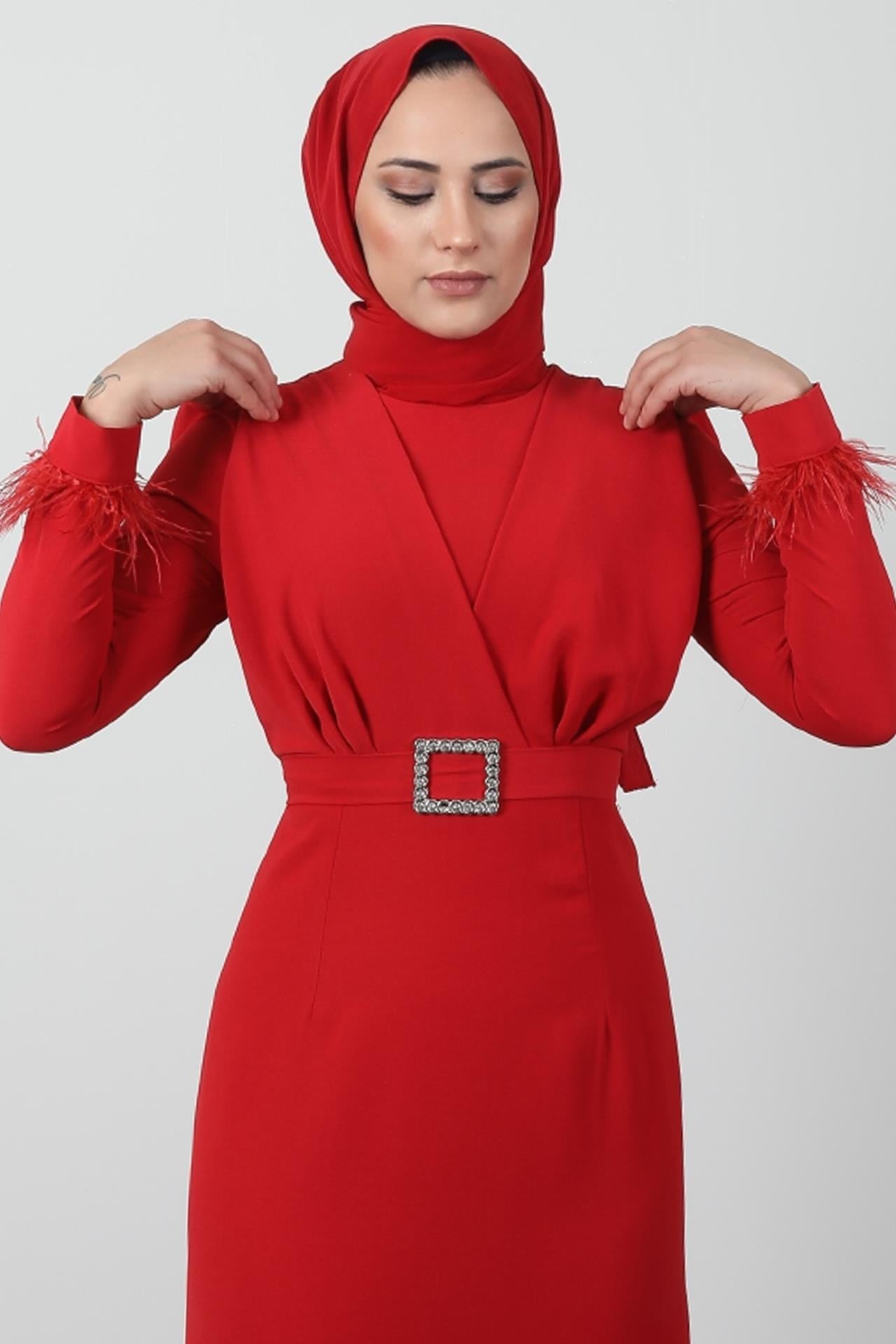 Tüy Detay Tesettür Elbise Kırmızı