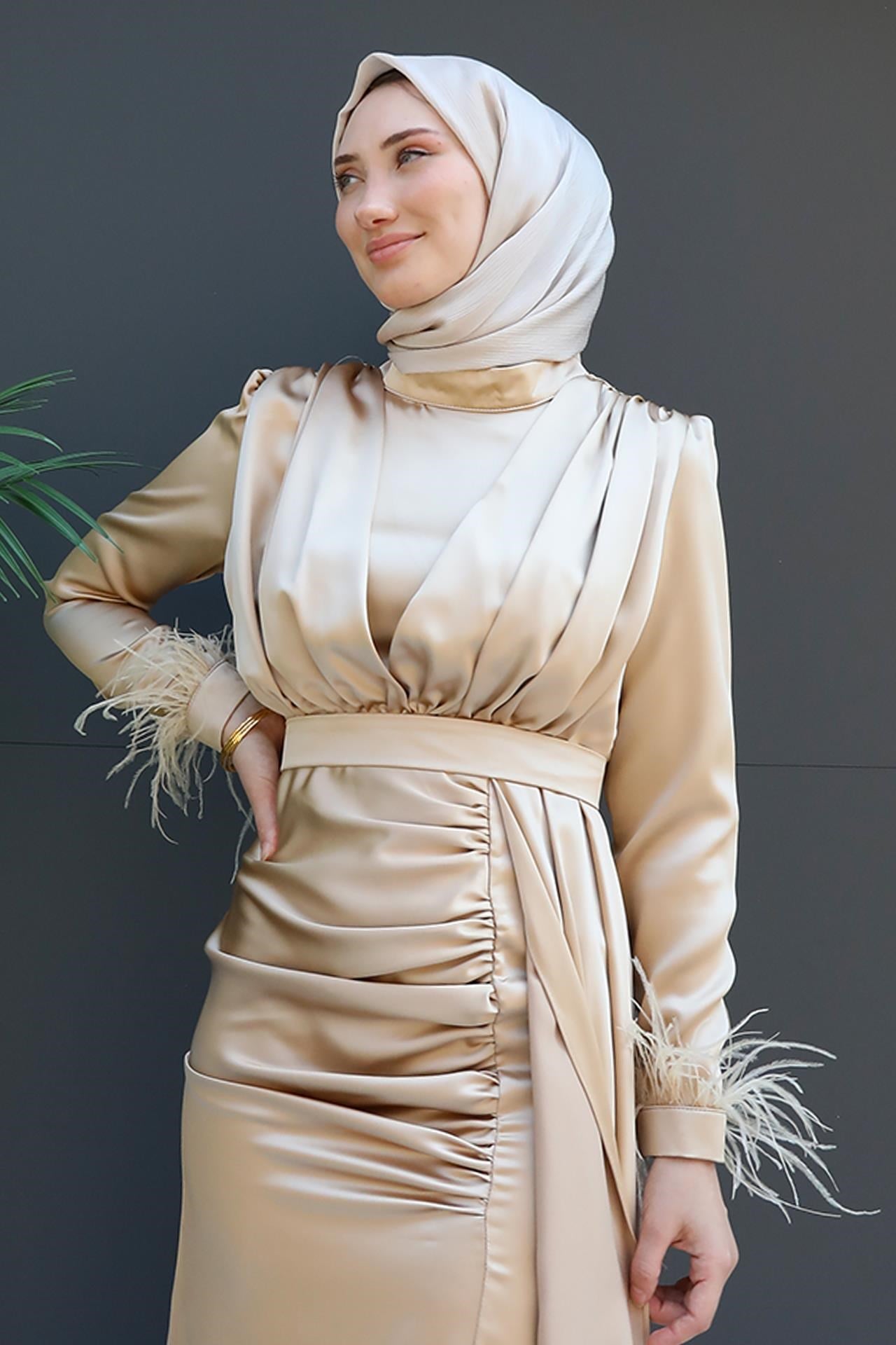 Tüylü Saten Tesettür Elbise Gold