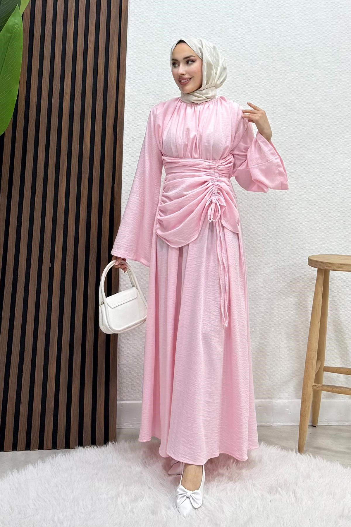 Yakası Önü Büzgülü Elbise Pembe
