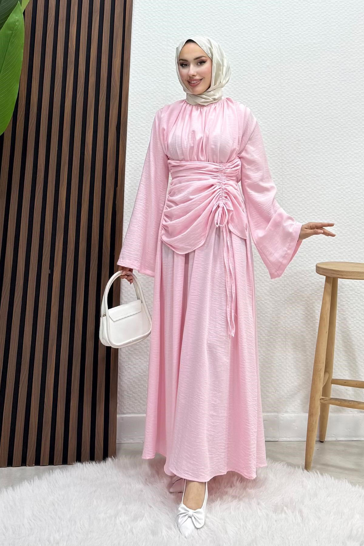 Yakası Önü Büzgülü Elbise Pembe