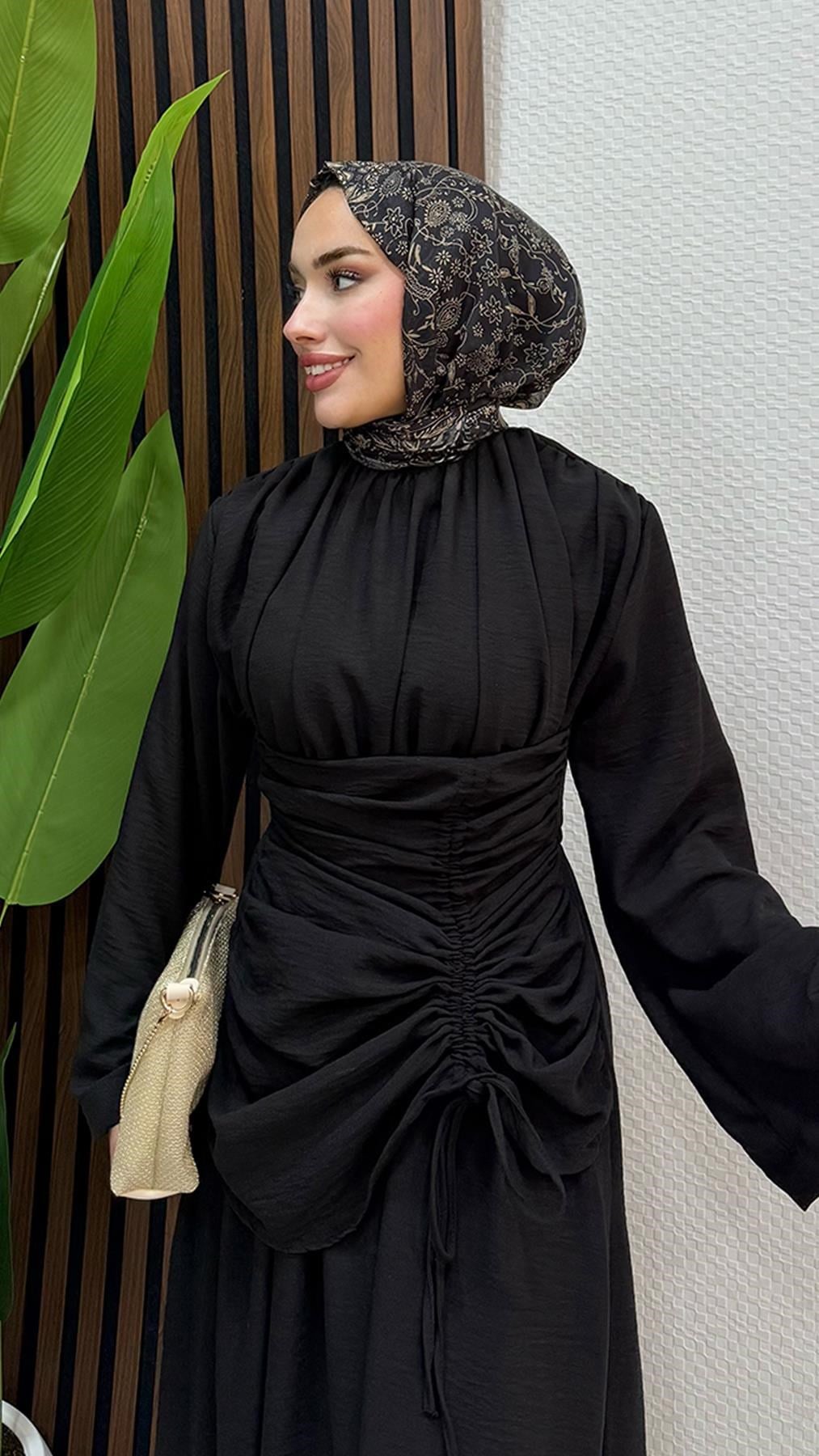 Yakası Önü Büzgülü Elbise Siyah