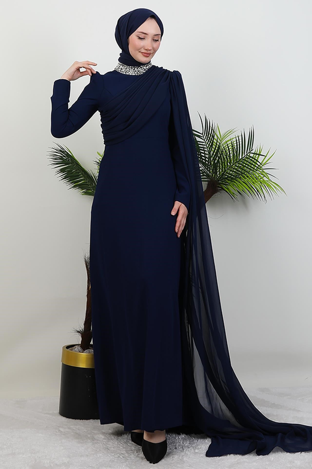 Yakası Taşlı Elbise Lacivert