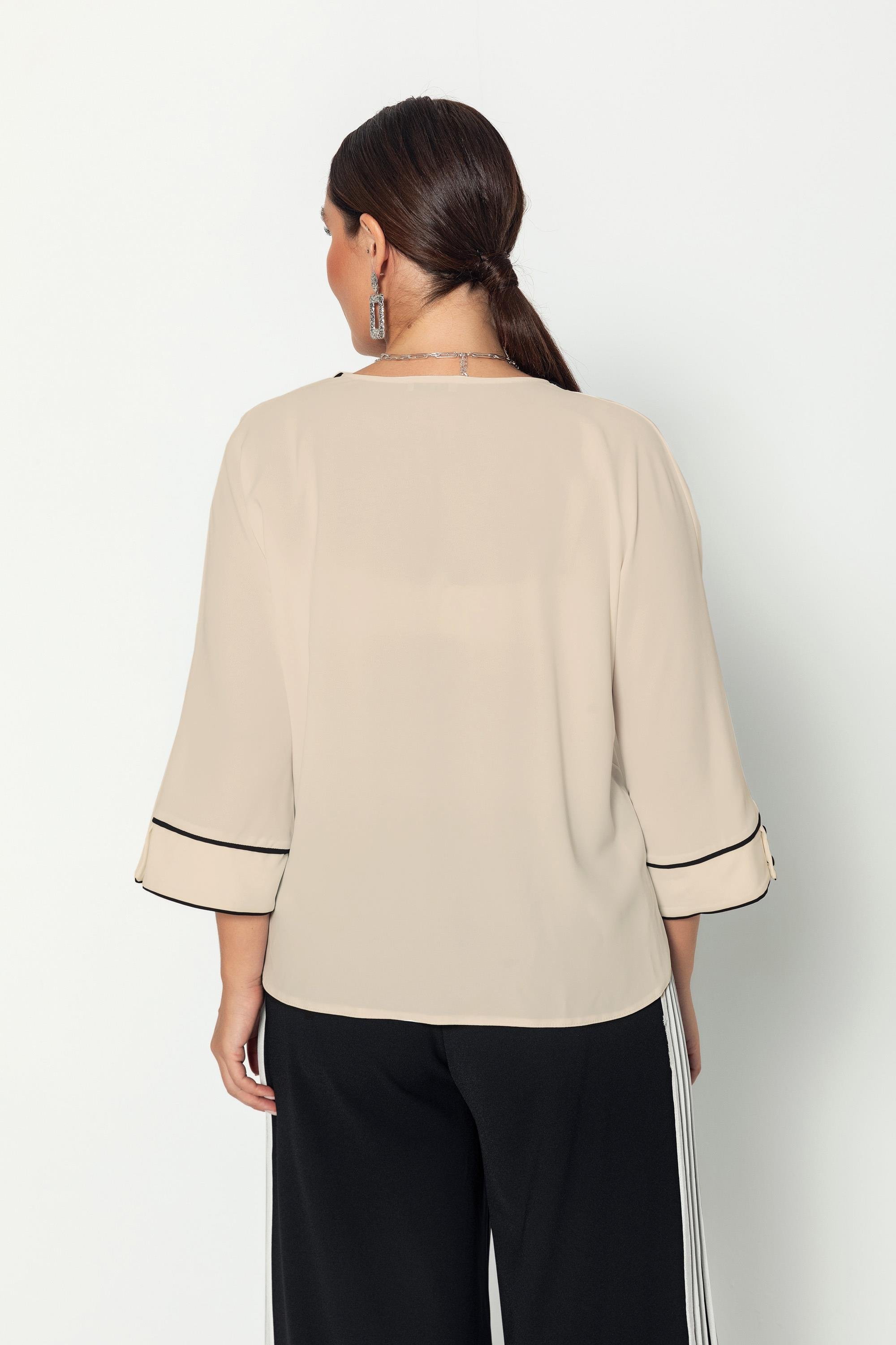Bi̇ye Detaylı V Yaka Yarasa  Kol Bluz Bej
