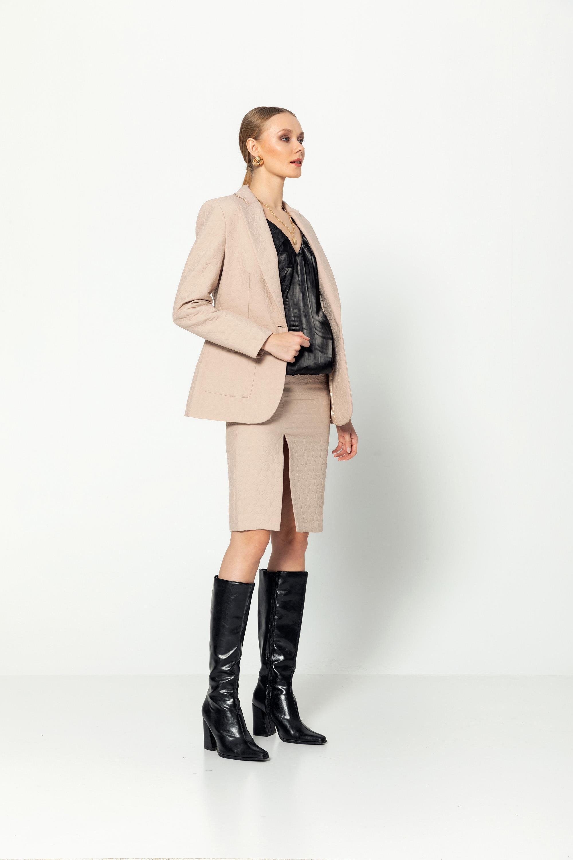 Cepli̇ Astarlı Kapi̇tone Jakar Desenli̇ Ceket Bej