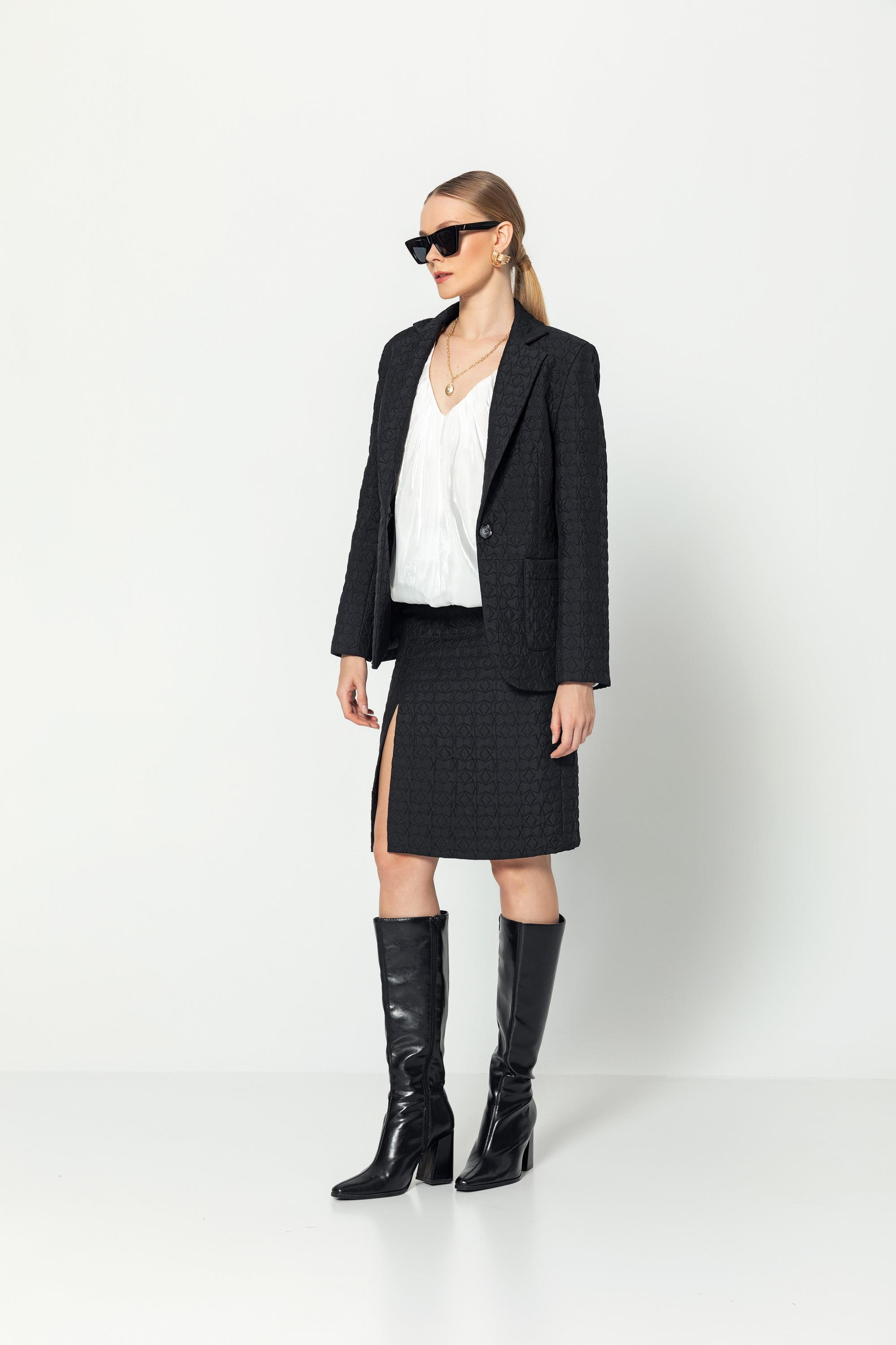 Cepli̇ Astarlı Kapi̇tone Jakar Desenli̇ Ceket Siyah