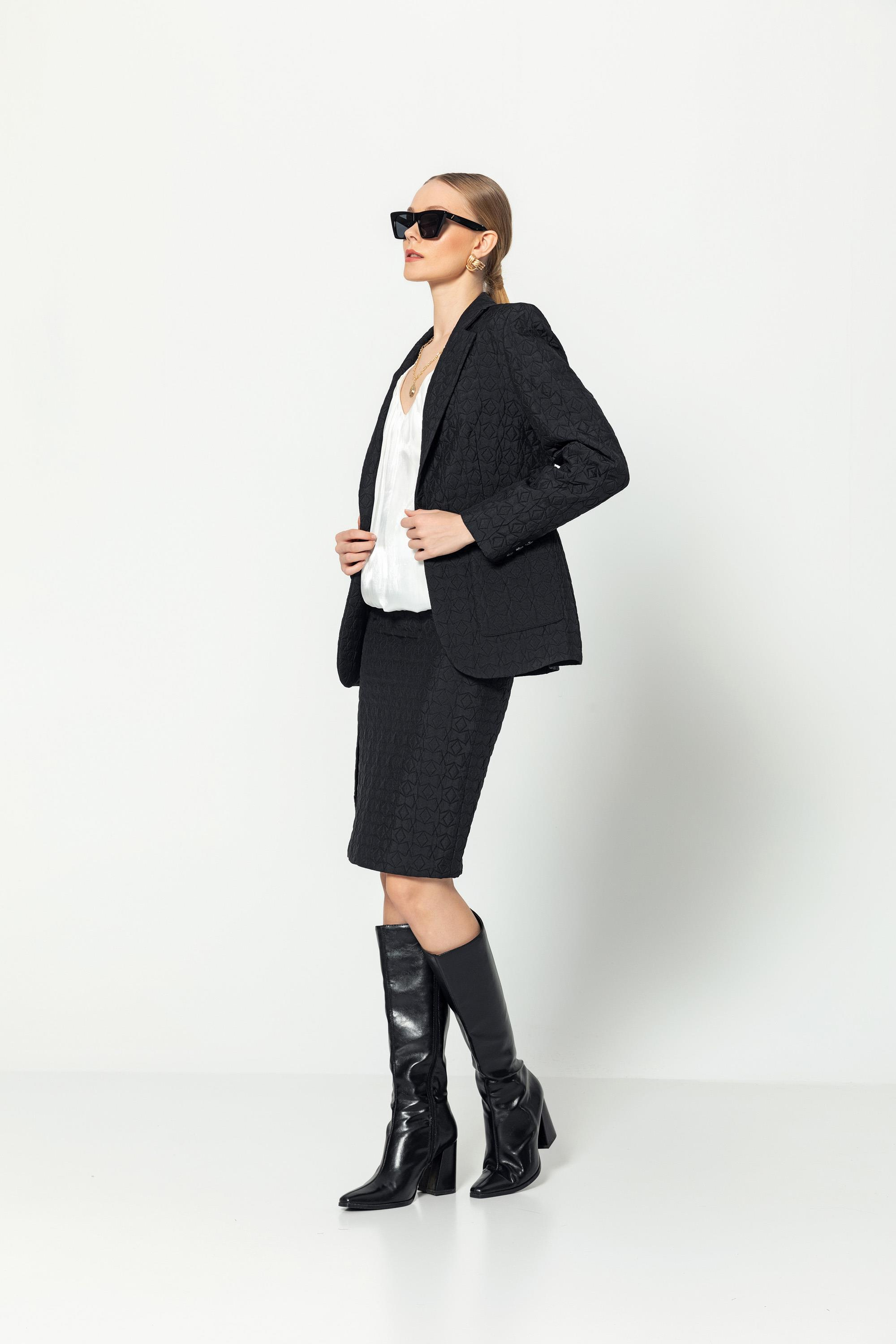 Cepli̇ Astarlı Kapi̇tone Jakar Desenli̇ Ceket Siyah