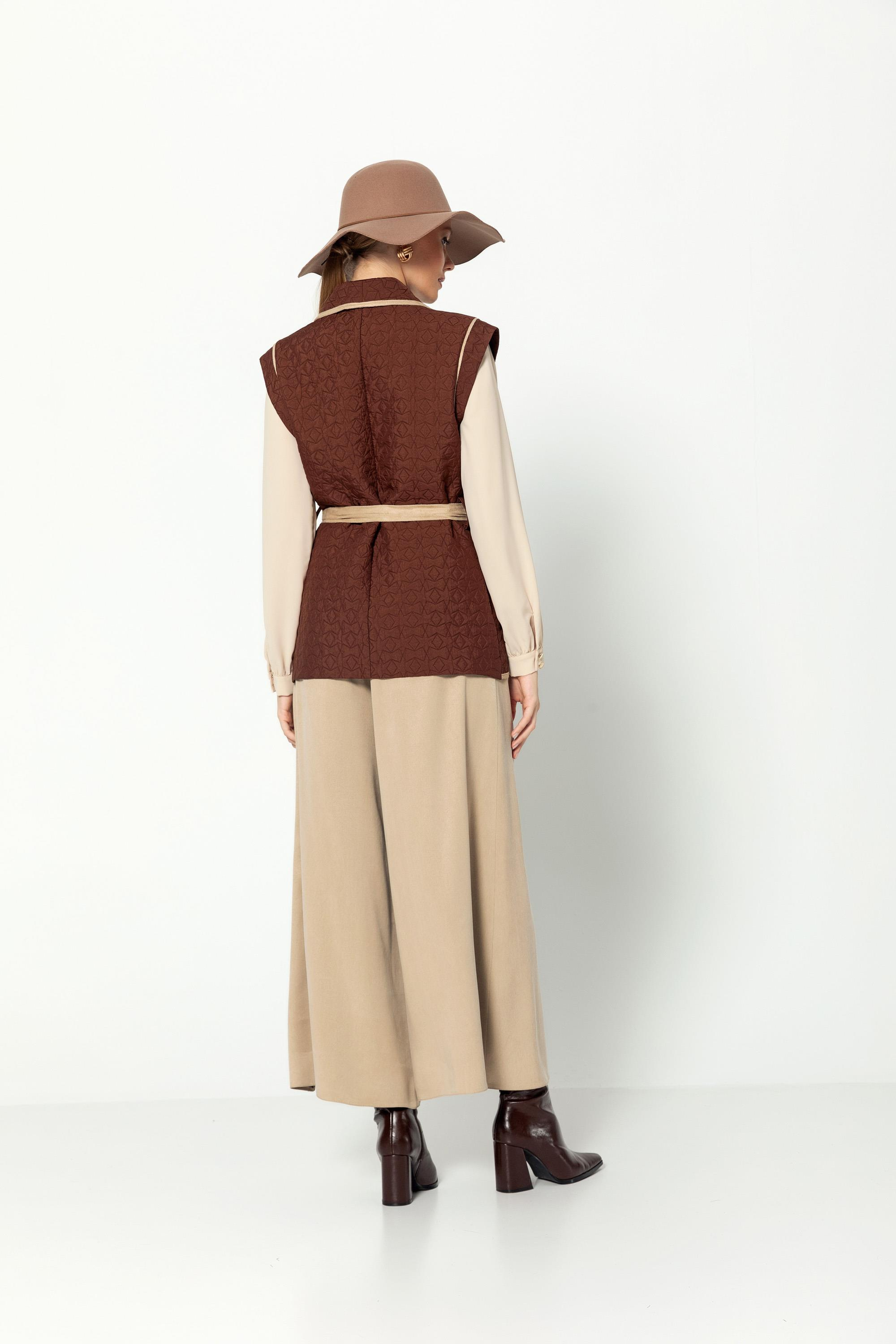 Cepli̇ Bi̇ye Detaylı Kuşakli Kruvaze Astarsız Kapi̇tone Yelek Kahve